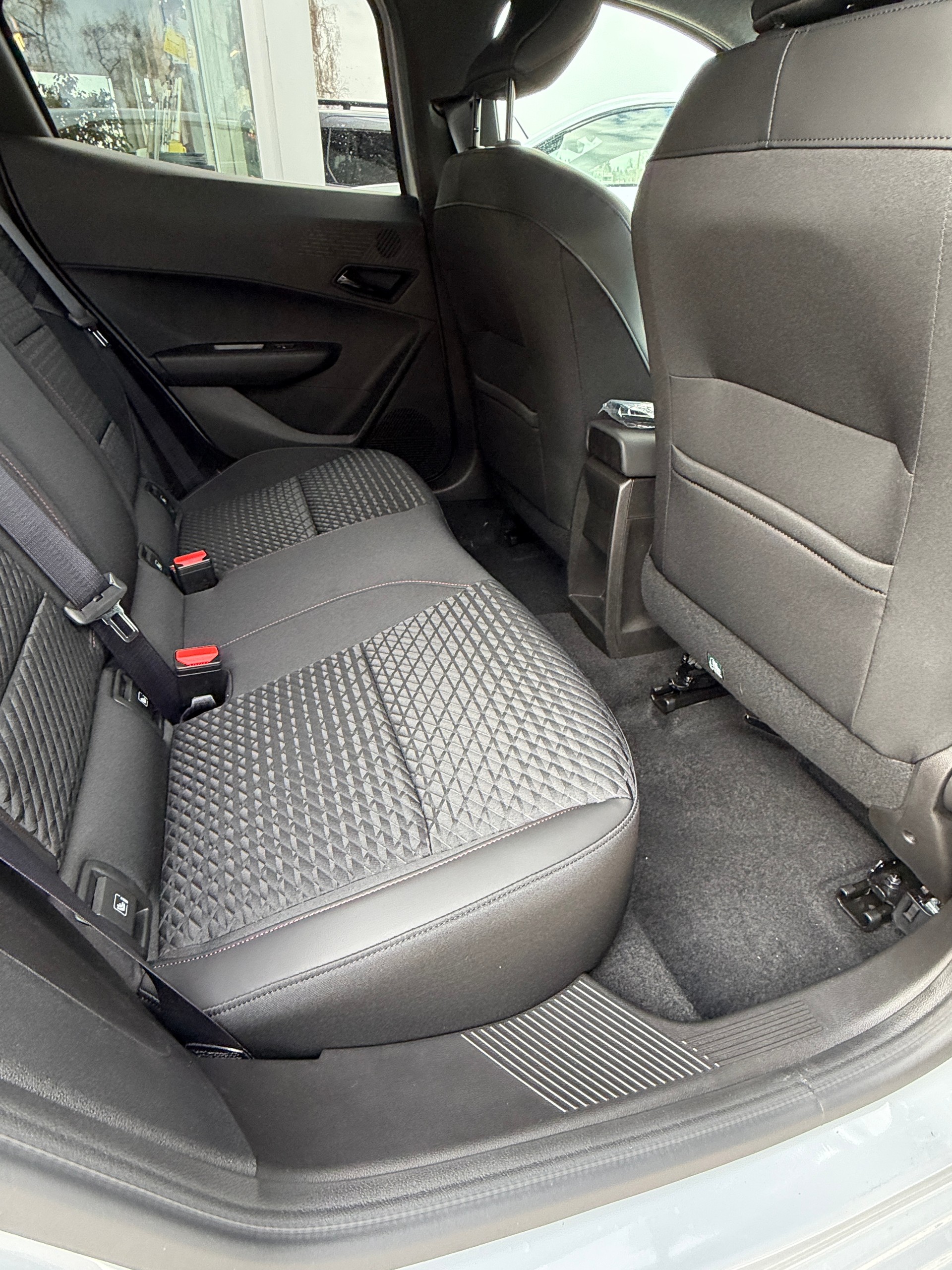 RENAULT Clio 1.8 E-Tech Techno-image-5