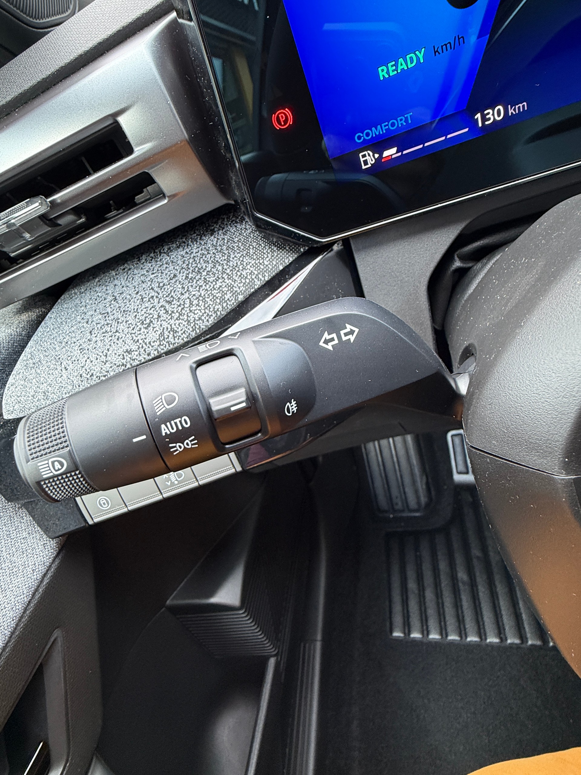 RENAULT Clio 1.8 E-Tech Techno-image-15