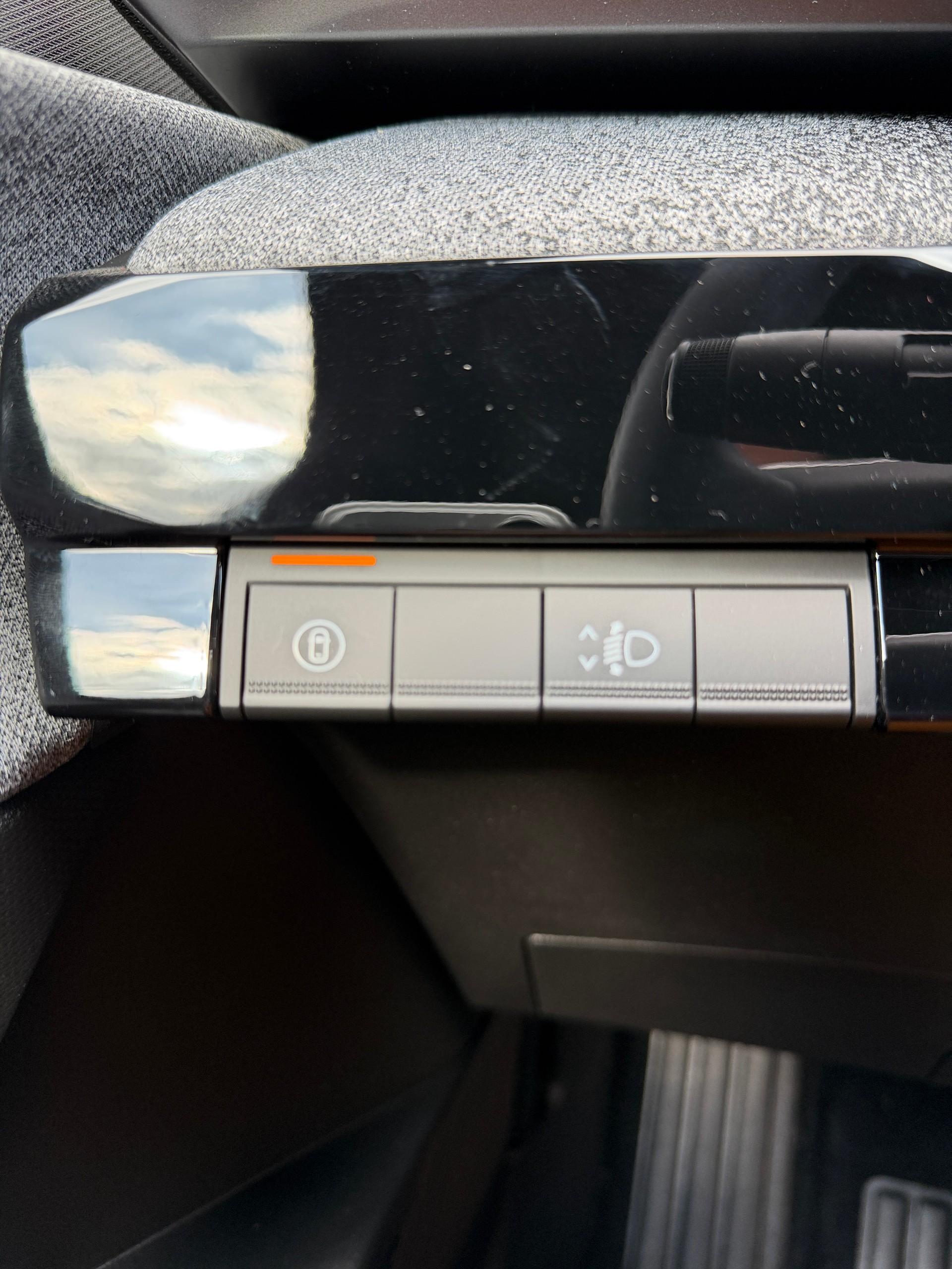 RENAULT Clio 1.8 E-Tech Techno-image-18