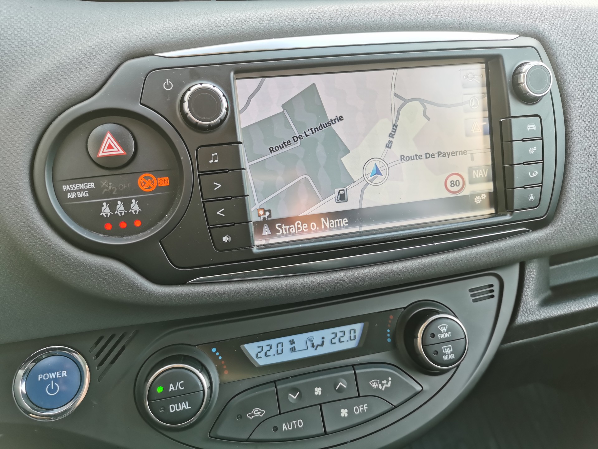 TOYOTA Yaris 1.5 VVT-i Hybrid Sol Premium e-CVT-image-13