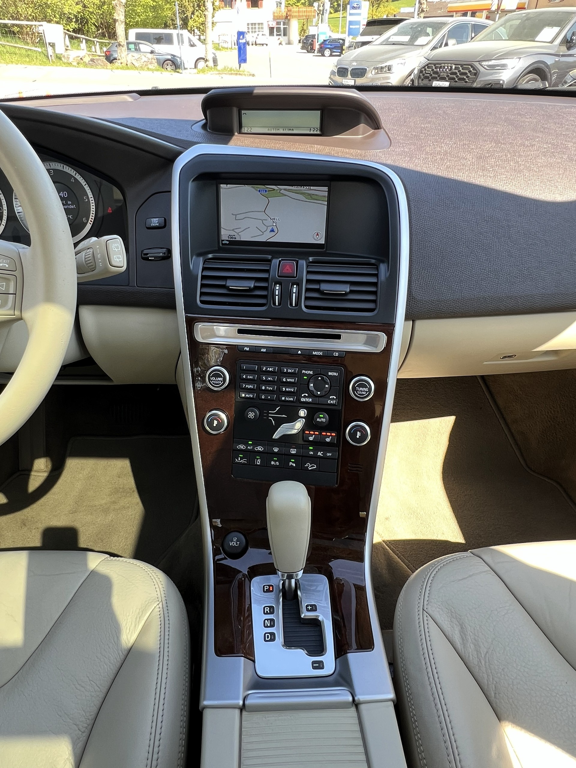 VOLVO XC60 D5 AWD Summum Geartronic-image-21