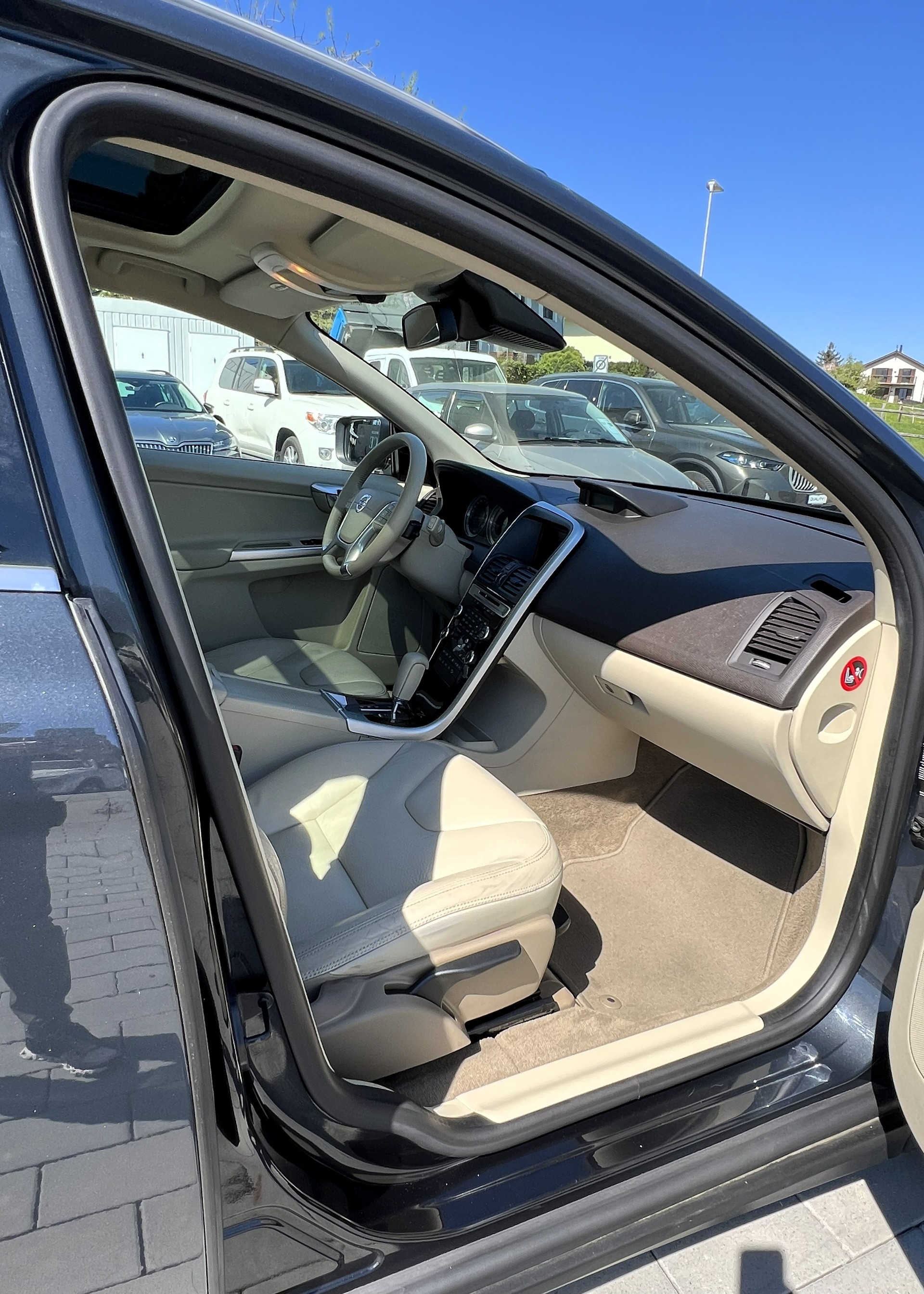 VOLVO XC60 D5 AWD Summum Geartronic-image-14