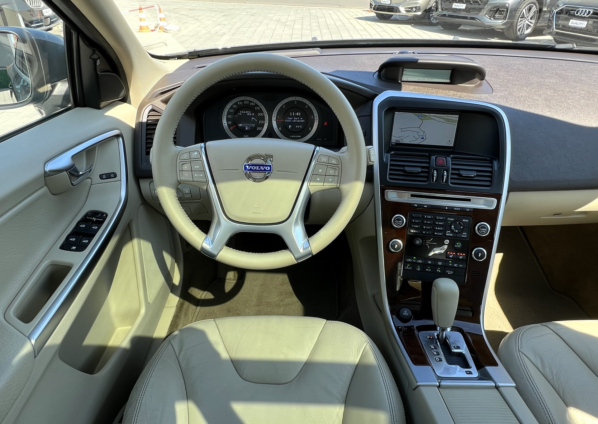 VOLVO XC60 D5 AWD Summum Geartronic-image-23