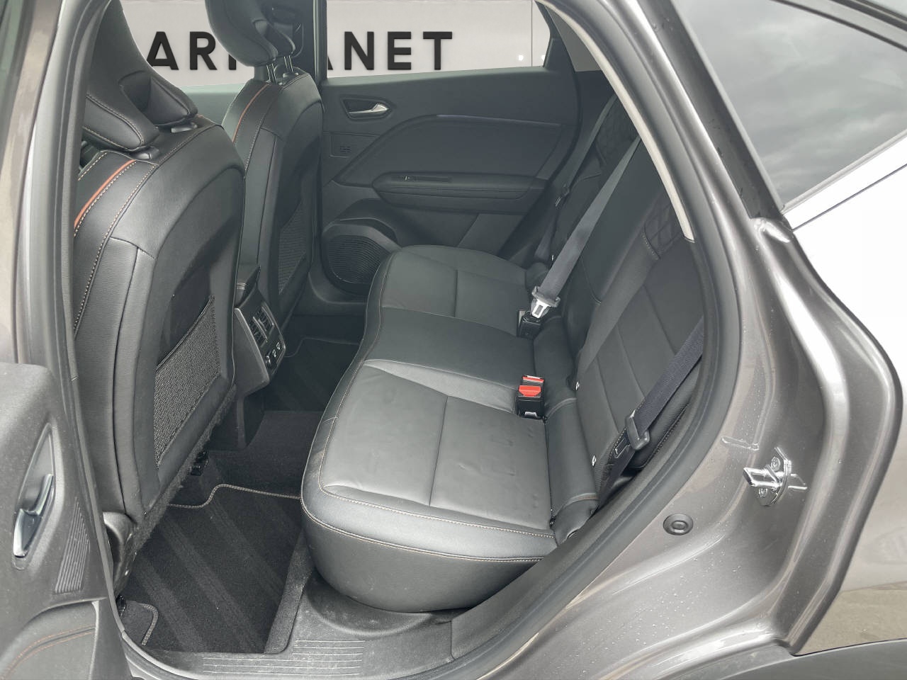 RENAULT Captur 1.3 TCe 140 Initiale EDC-image-5