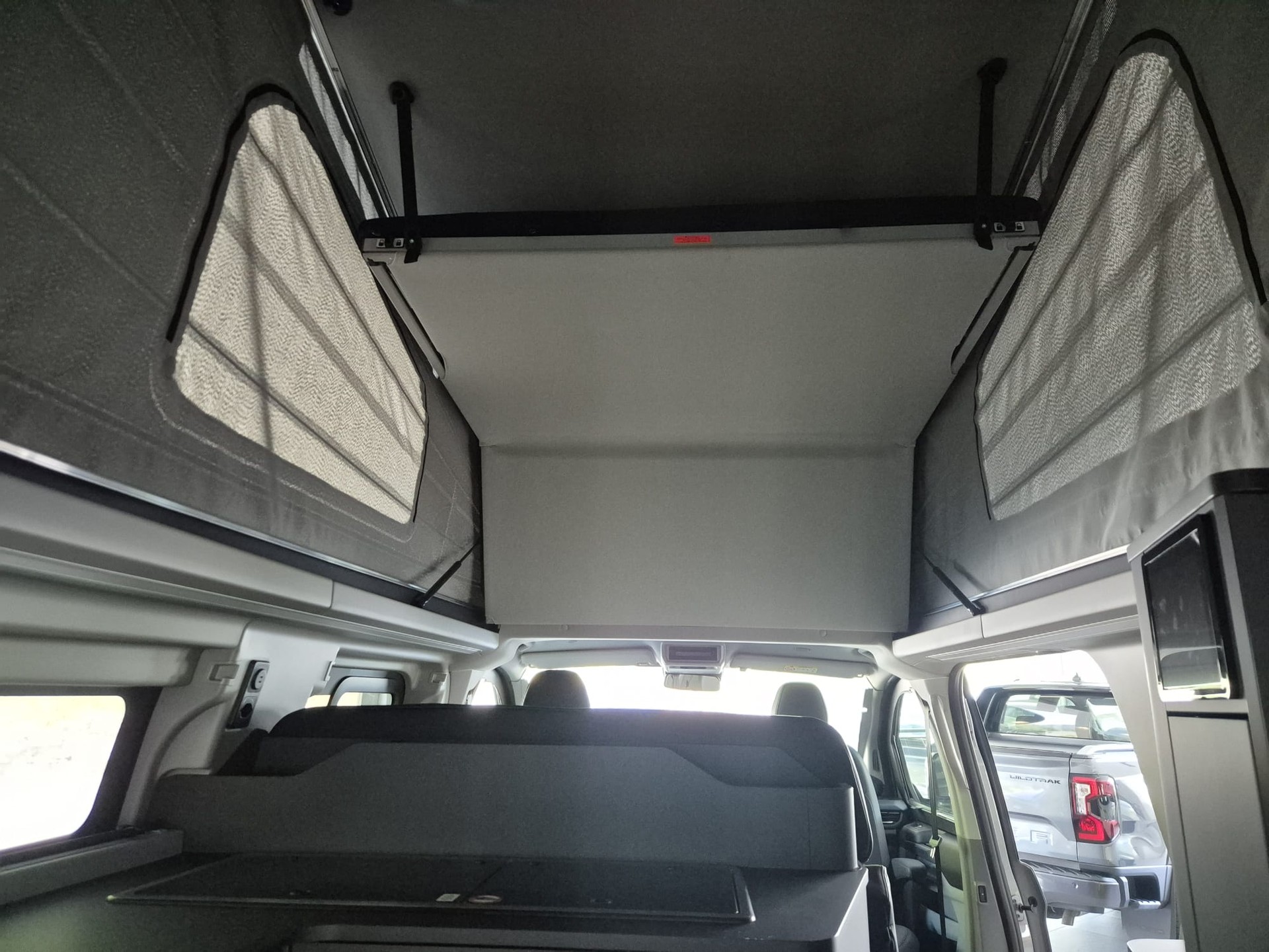 FORD Tourneo Bus 320 L2H1 Nugget Active Automat 4x4-image-6
