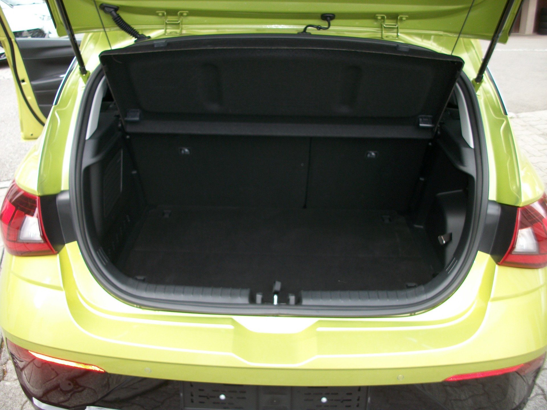 HYUNDAI i20 1.0 T-GDi Vertex DCT-image-11