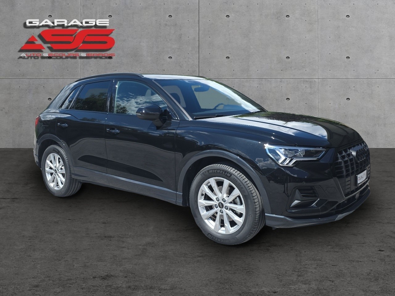AUDI Q3 35 TFSI advanced Attraction S-tronic-showroom-element-2