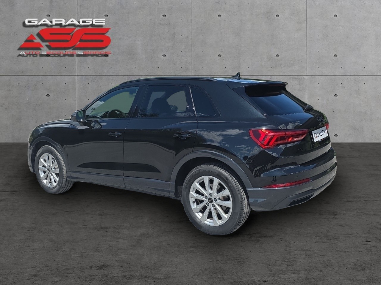 AUDI Q3 35 TFSI advanced Attraction S-tronic-showroom-element-3