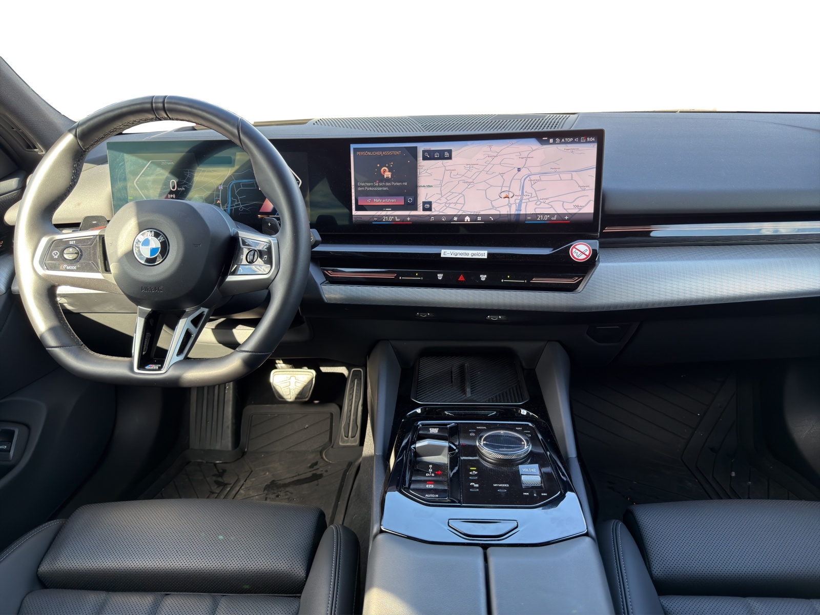 BMW 520d xDrive Touring M Sport-image-11