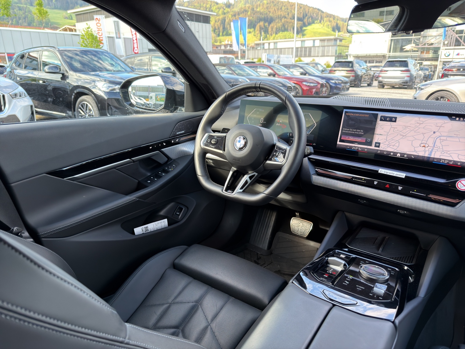 BMW 520d xDrive Touring M Sport-image-14