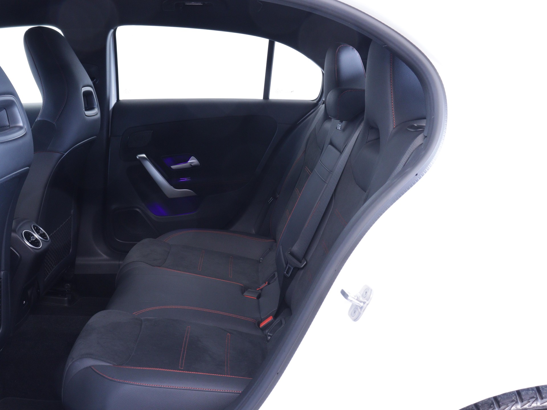MERCEDES-BENZ A 180 AMG Line-image-10