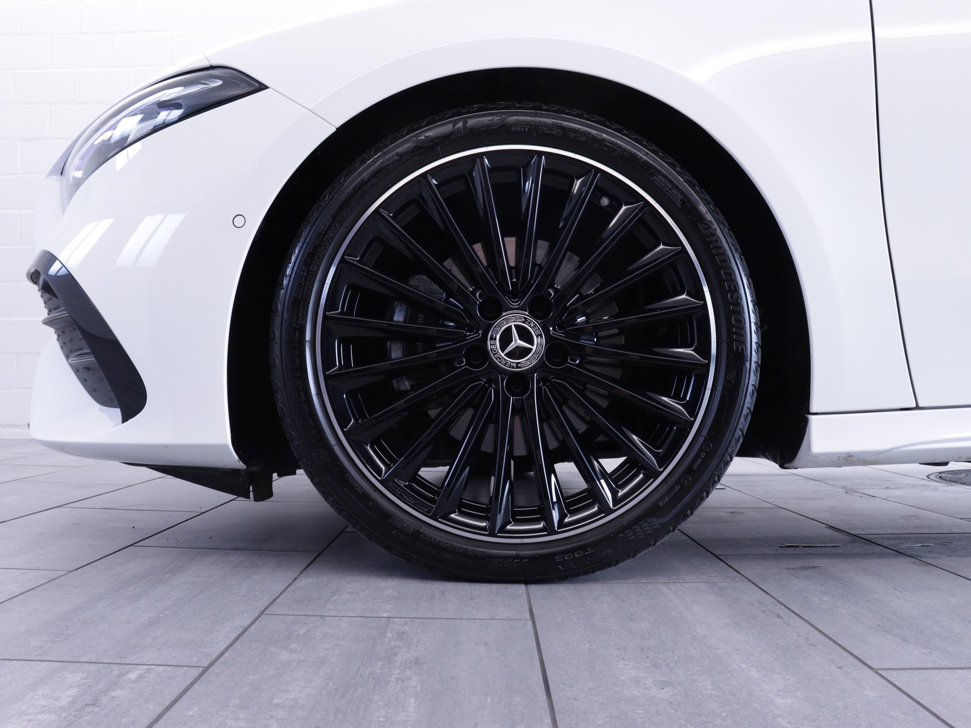 MERCEDES-BENZ A 180 AMG Line-image-12