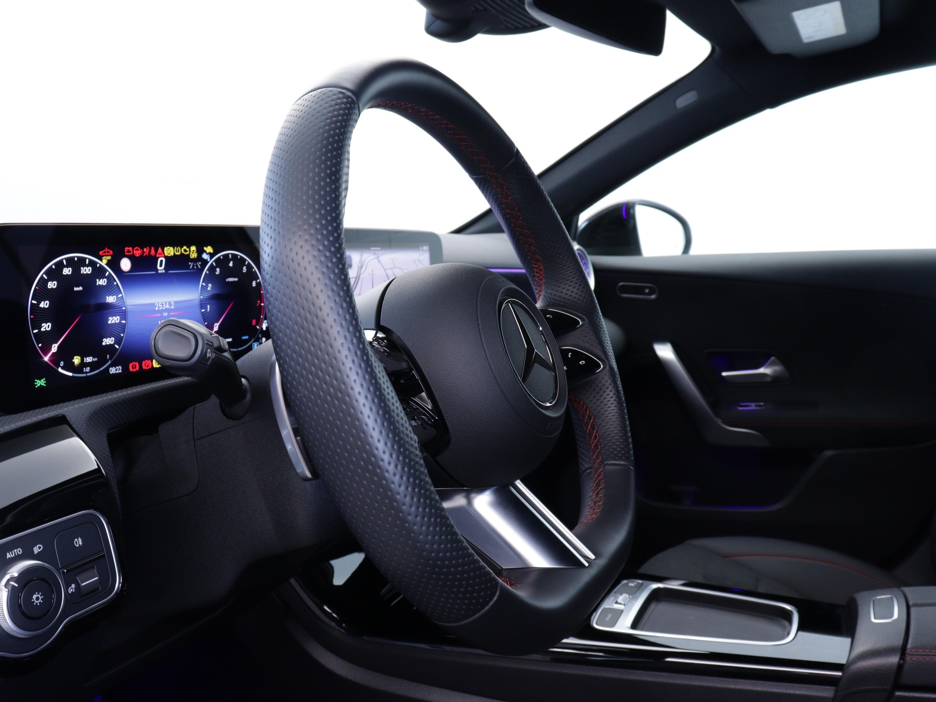 MERCEDES-BENZ A 180 AMG Line-image-6