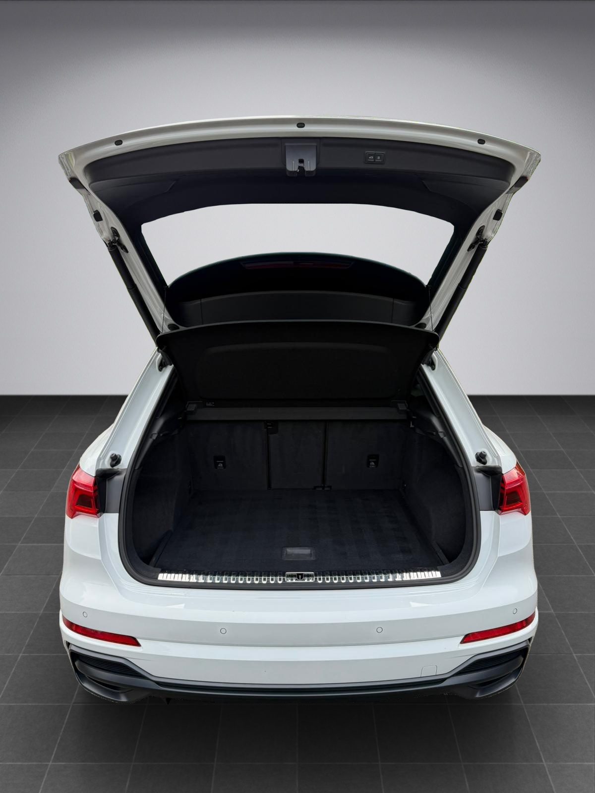 AUDI Q3 35 TDI S line quattro S-tronic * S Line Sport Paket *-image-17