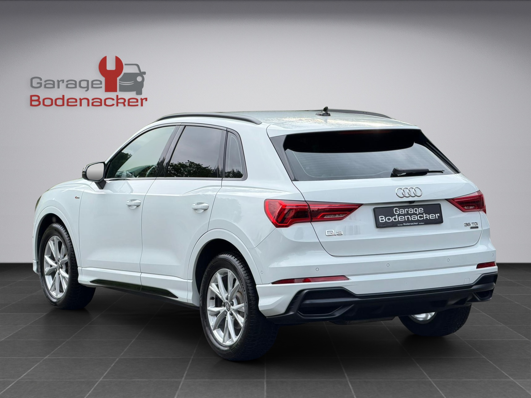 AUDI Q3 35 TDI S line quattro S-tronic * S Line Sport Paket *-showroom-element-3