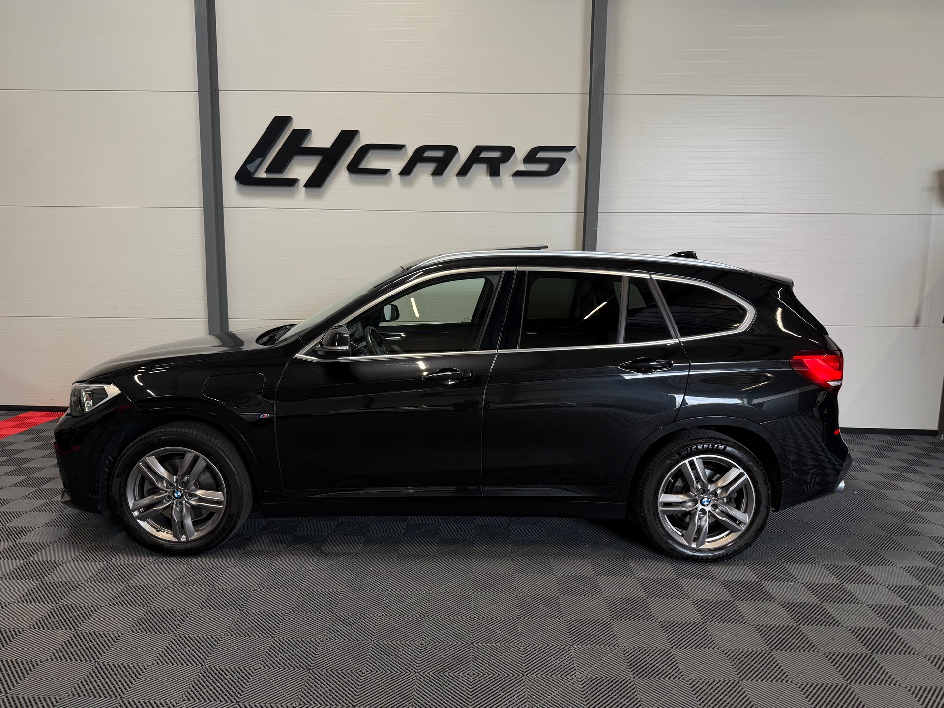 BMW X1 25e xDrive M-Sport-image-1