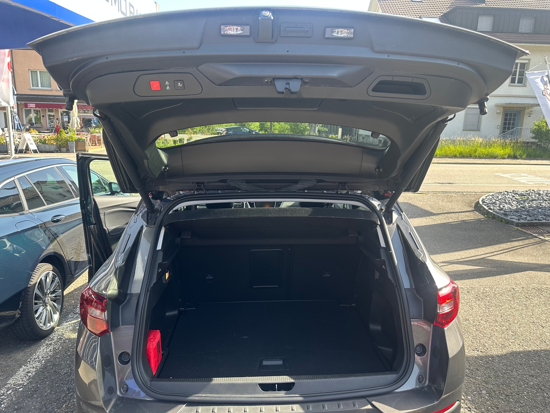 OPEL Grandland X 1.2i TP 120 Years Edition Automatik-image-12