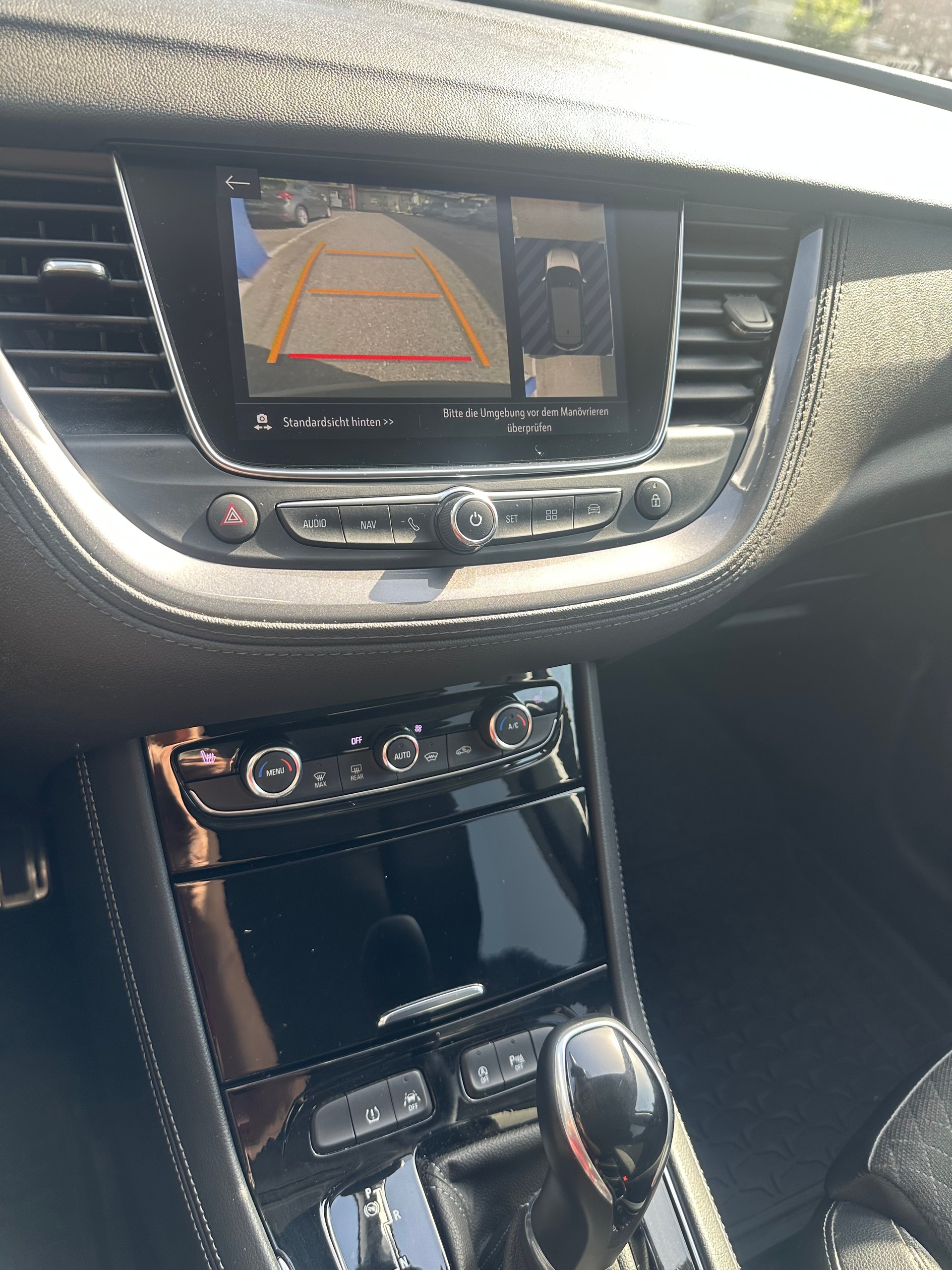 OPEL Grandland X 1.2i TP 120 Years Edition Automatik-image-13