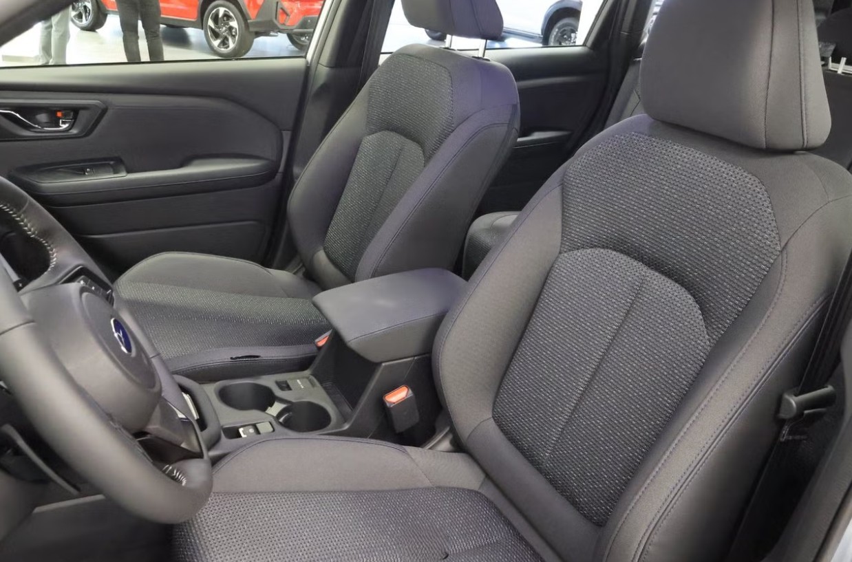 SUBARU Forester 2.0i e-Boxer Advantage Lineartronic-image-14