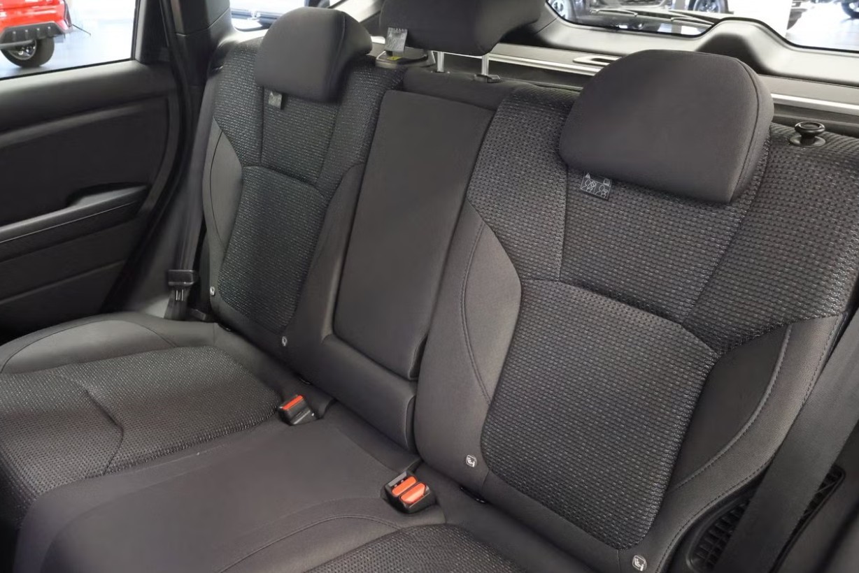 SUBARU Forester 2.0i e-Boxer Advantage Lineartronic-image-6
