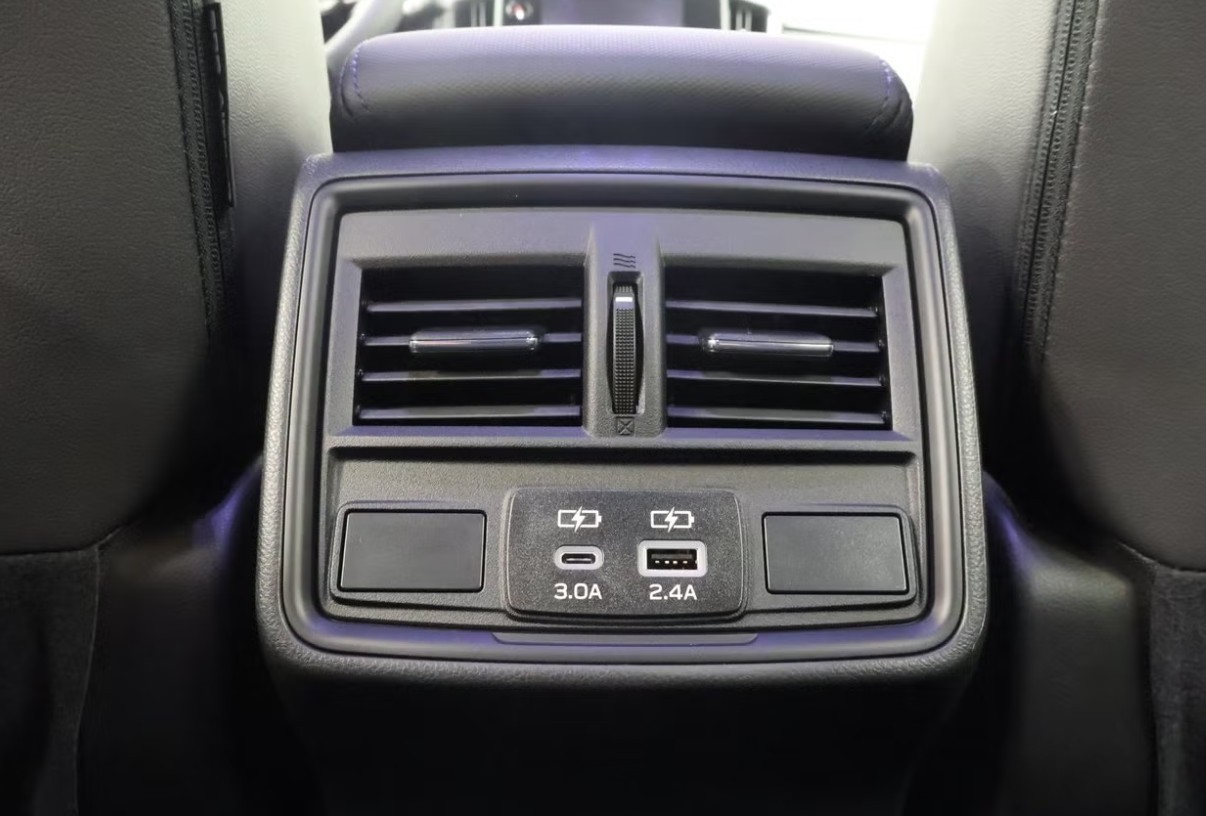 SUBARU Forester 2.0i e-Boxer Advantage Lineartronic-image-9