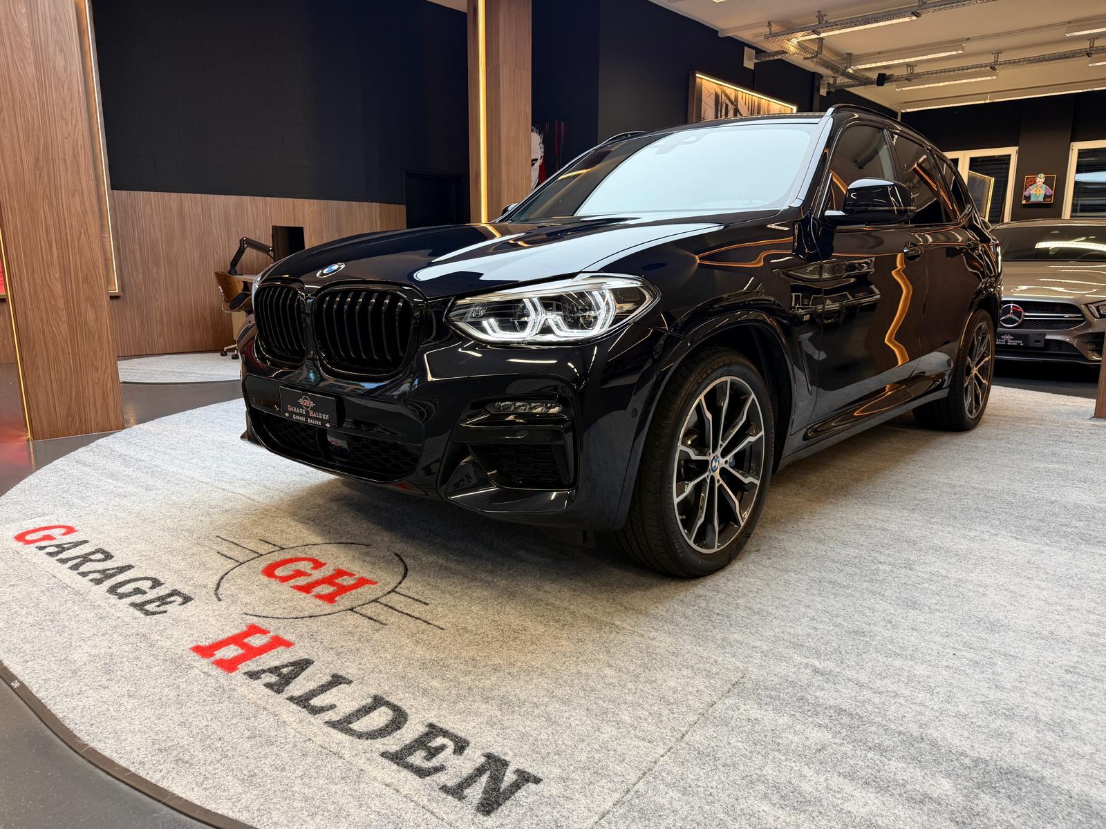 BMW X3 M40i-showroom-element-3