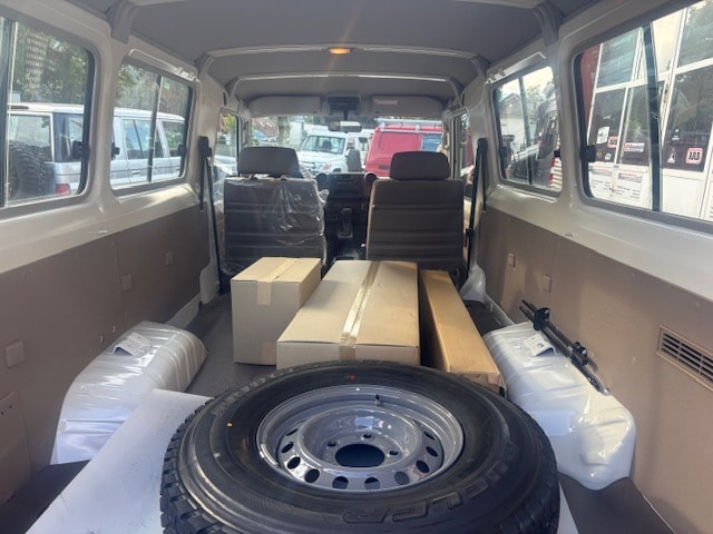 TOYOTA GRJ 78 Buschtaxi-image-5