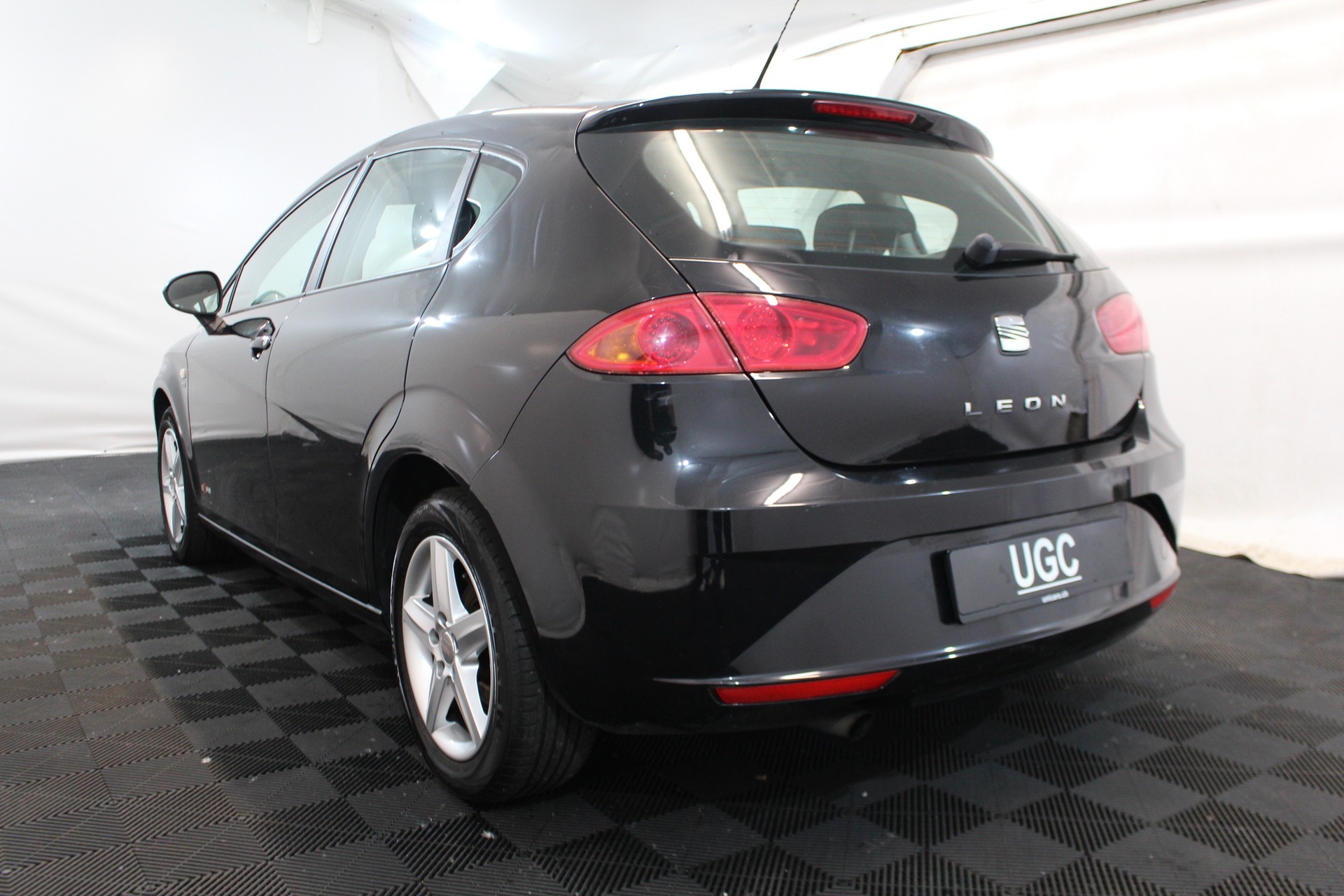 SEAT Leon 1.2 TSI Reference-showroom-element-3
