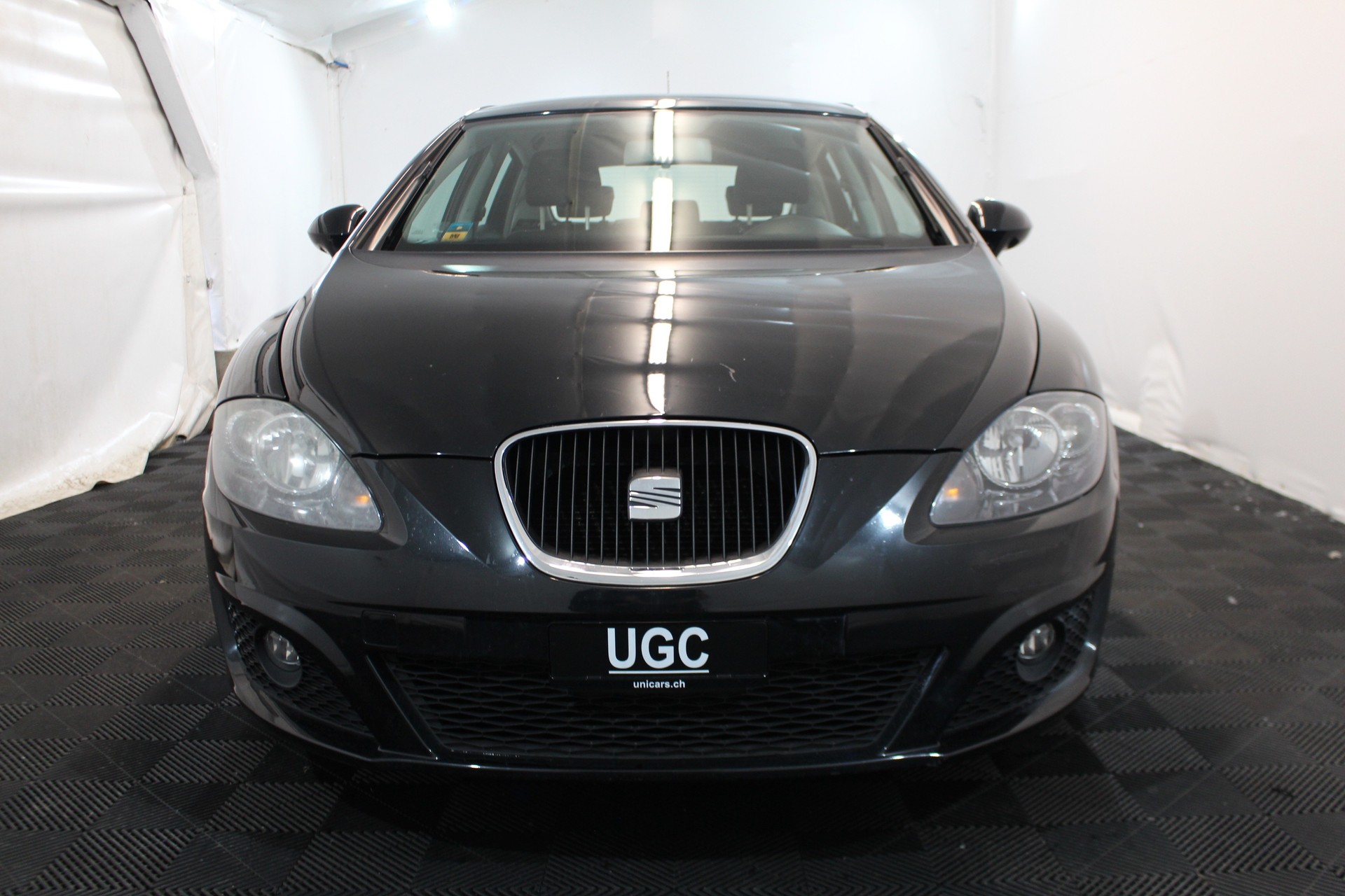 SEAT Leon 1.2 TSI Reference-showroom-element-1