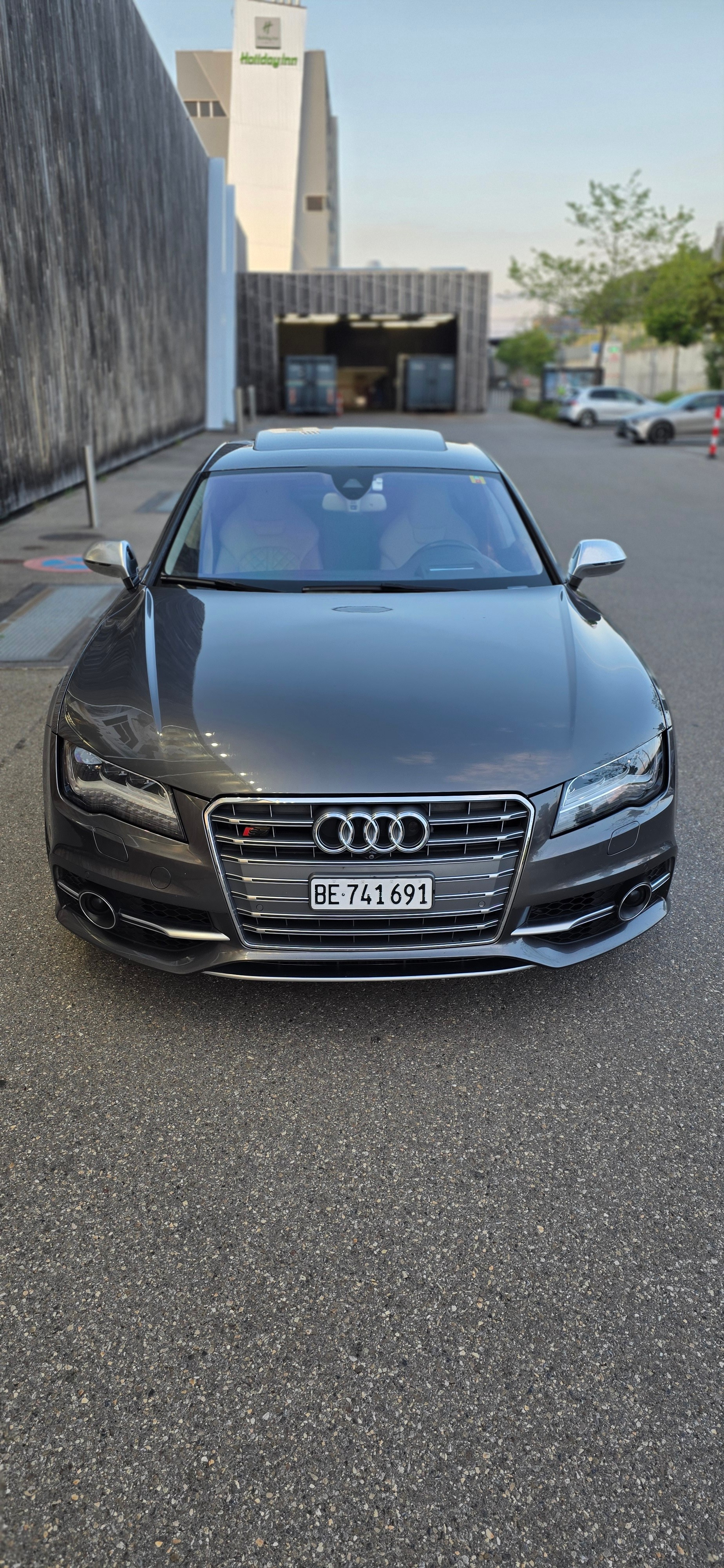 AUDI 4.0 V8 TFSI quattro S-Tronic