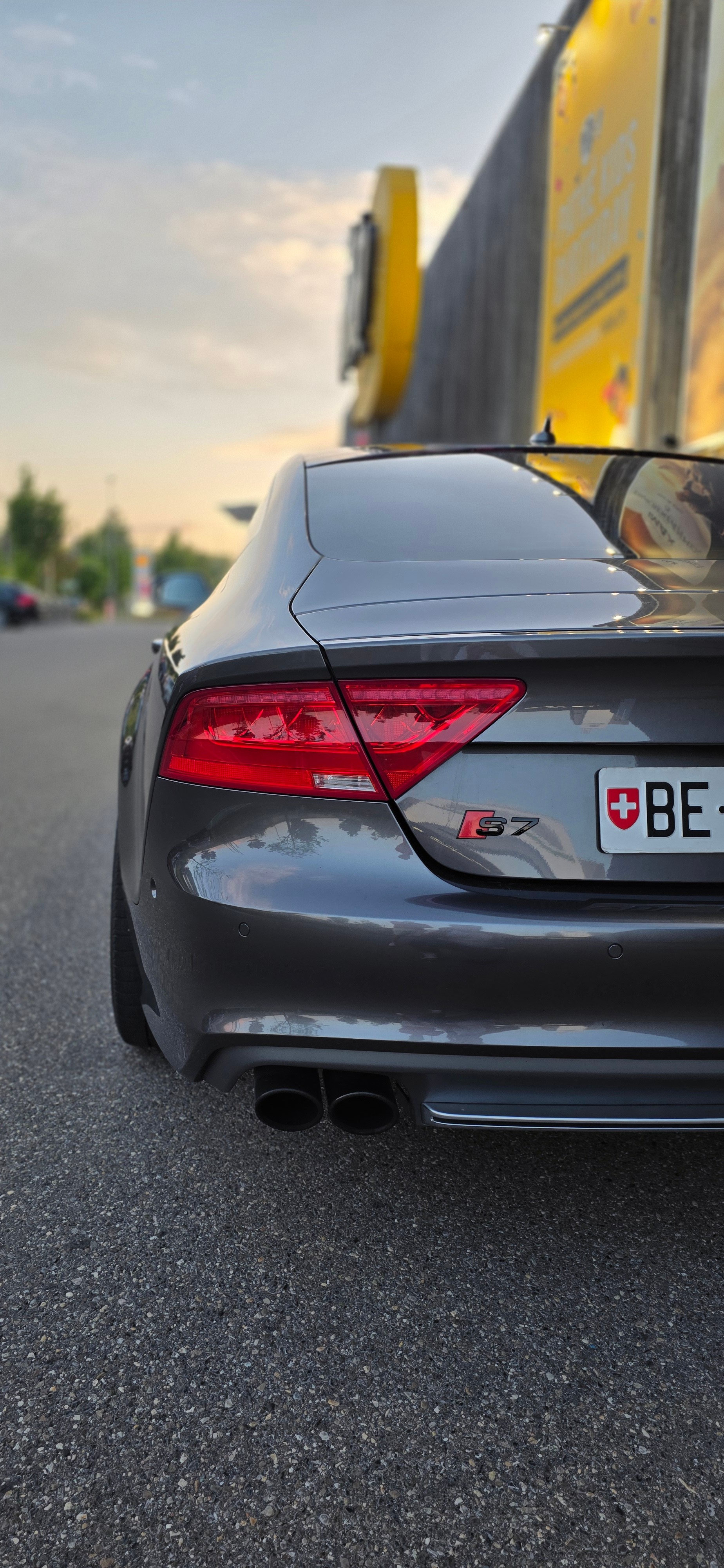 AUDI 4.0 V8 TFSI quattro S-Tronic-image-5