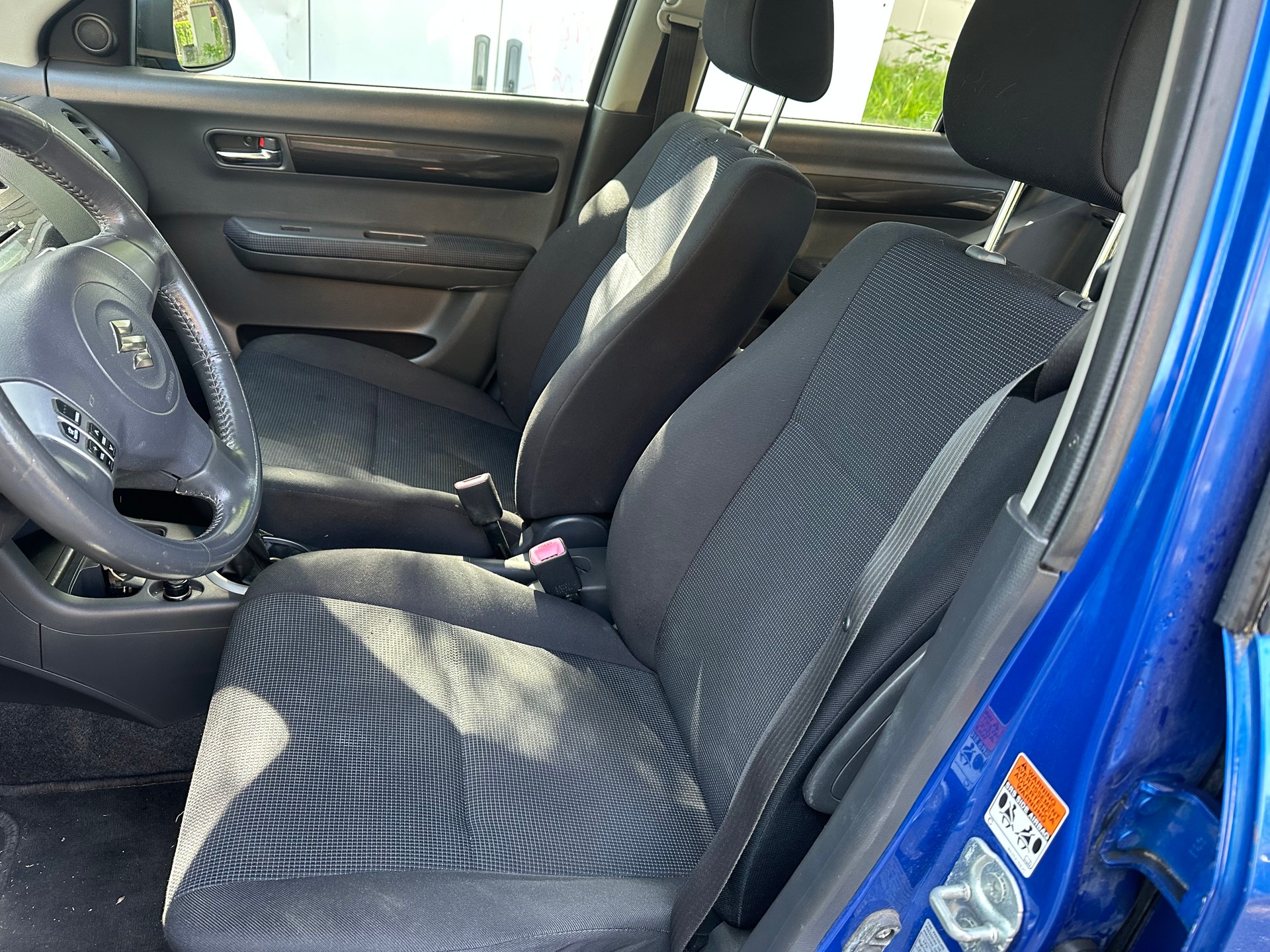 SUZUKI Swift 1.3i 16V GL Top 4x4-image-5