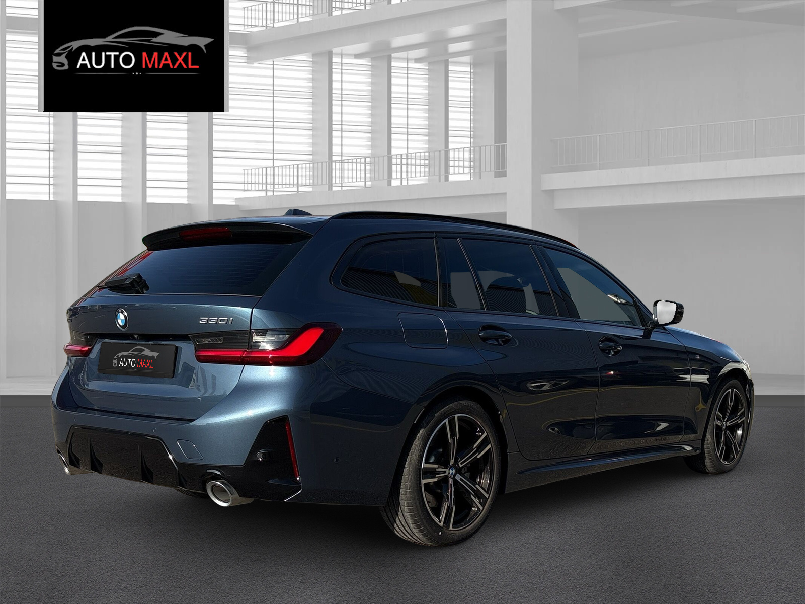 BMW 330i Touring xDrive SAG M Sport-showroom-element-3
