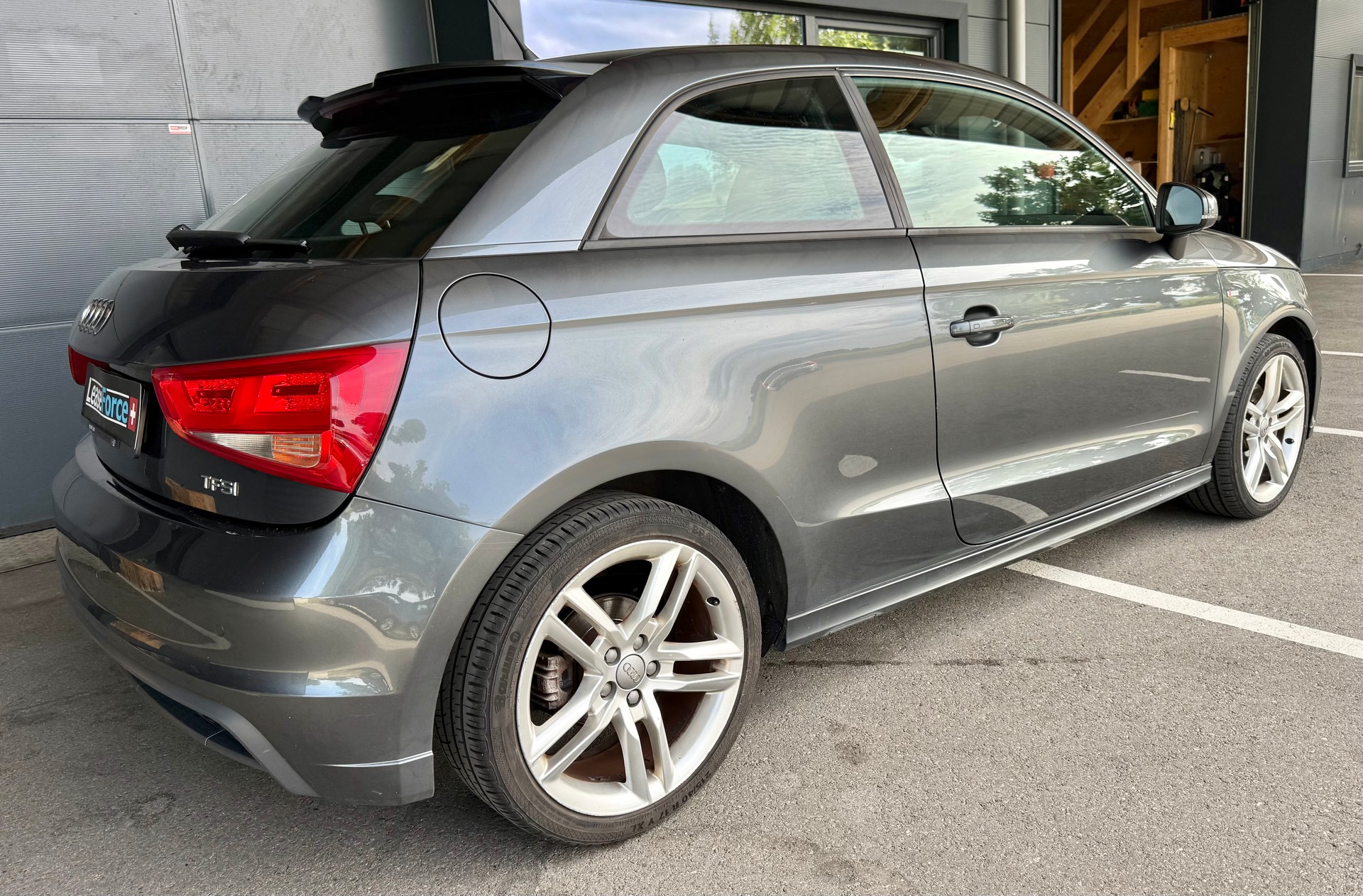 AUDI A1 Sport 1.4 TFSI Ambition S-tronic-image-5