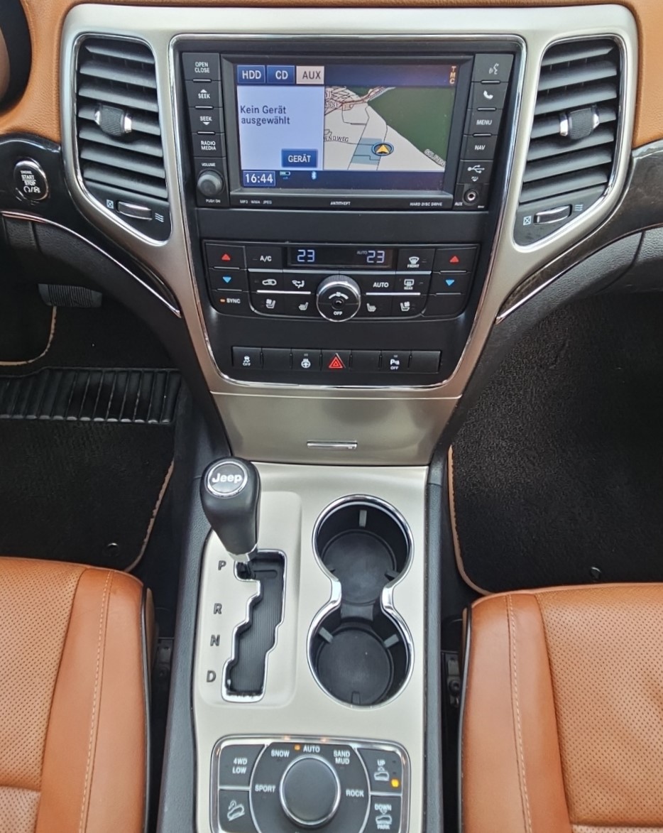 JEEP Grand Cherokee 3.0 CRD Overland Summit-image-10