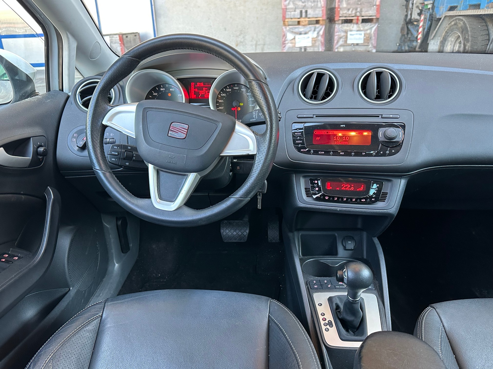 SEAT Ibiza 1.2 TSI Sport DSG-image-11