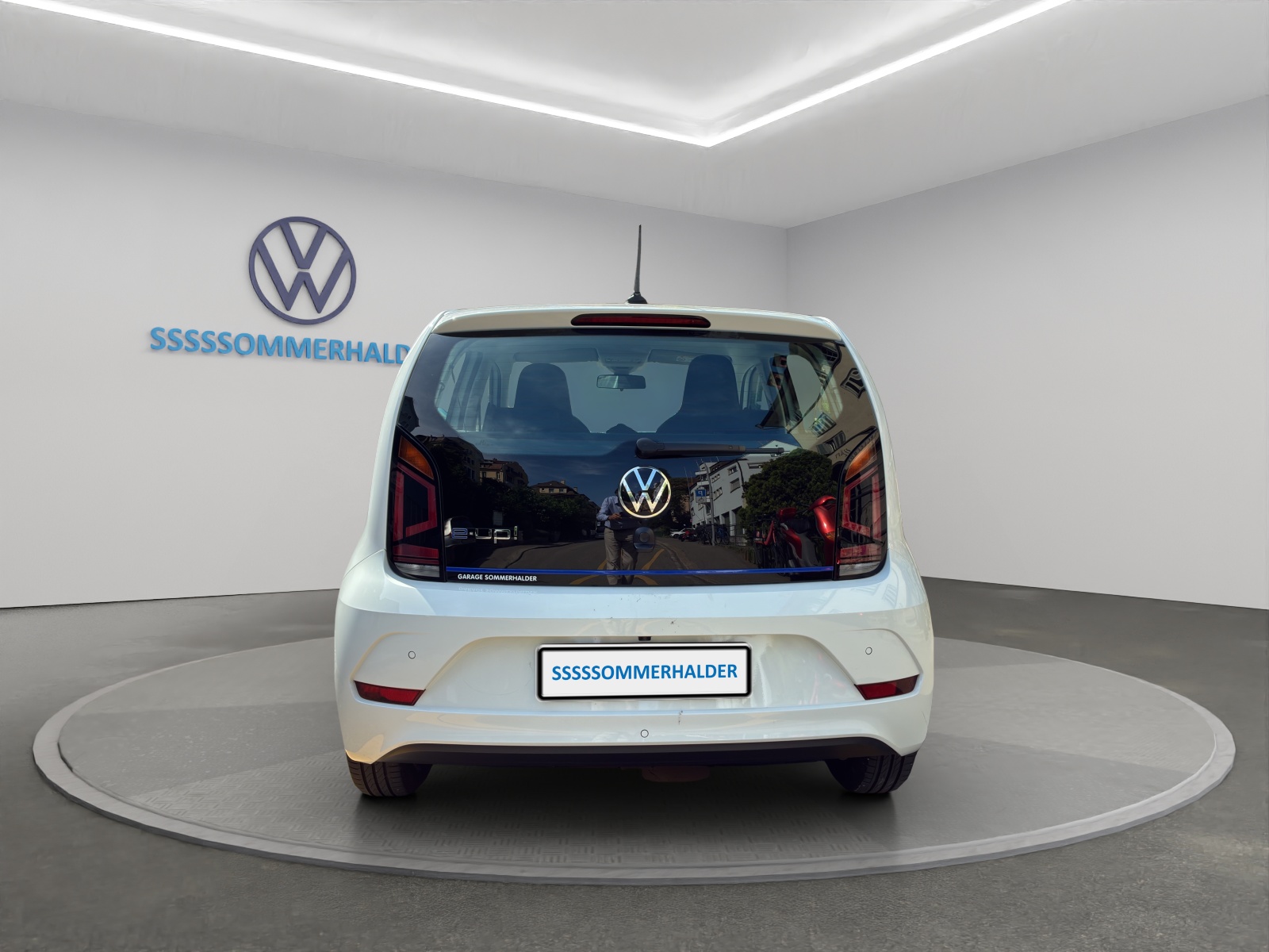 VW e-Up-showroom-element-3