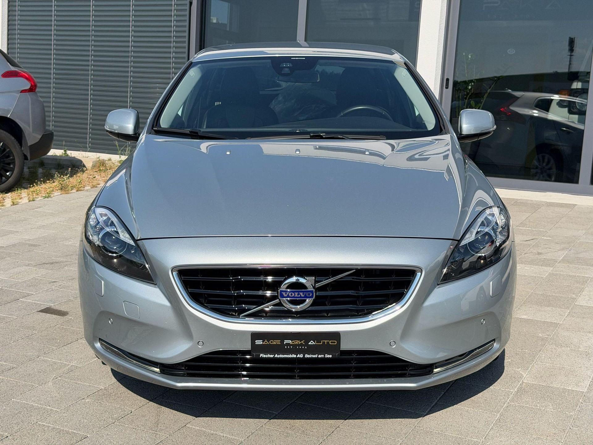 VOLVO V40 1.6 T3 Summum S/S-showroom-element-2