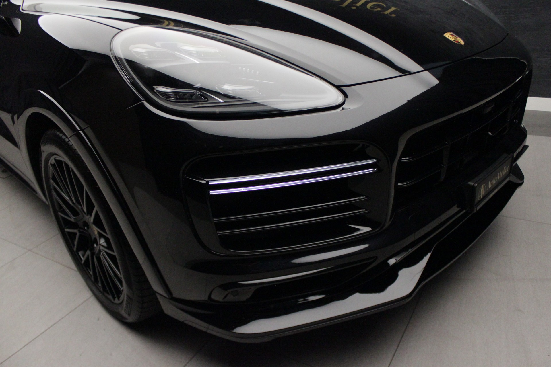 PORSCHE Cayenne Turbo Coupé S E-Hybrid-image-5