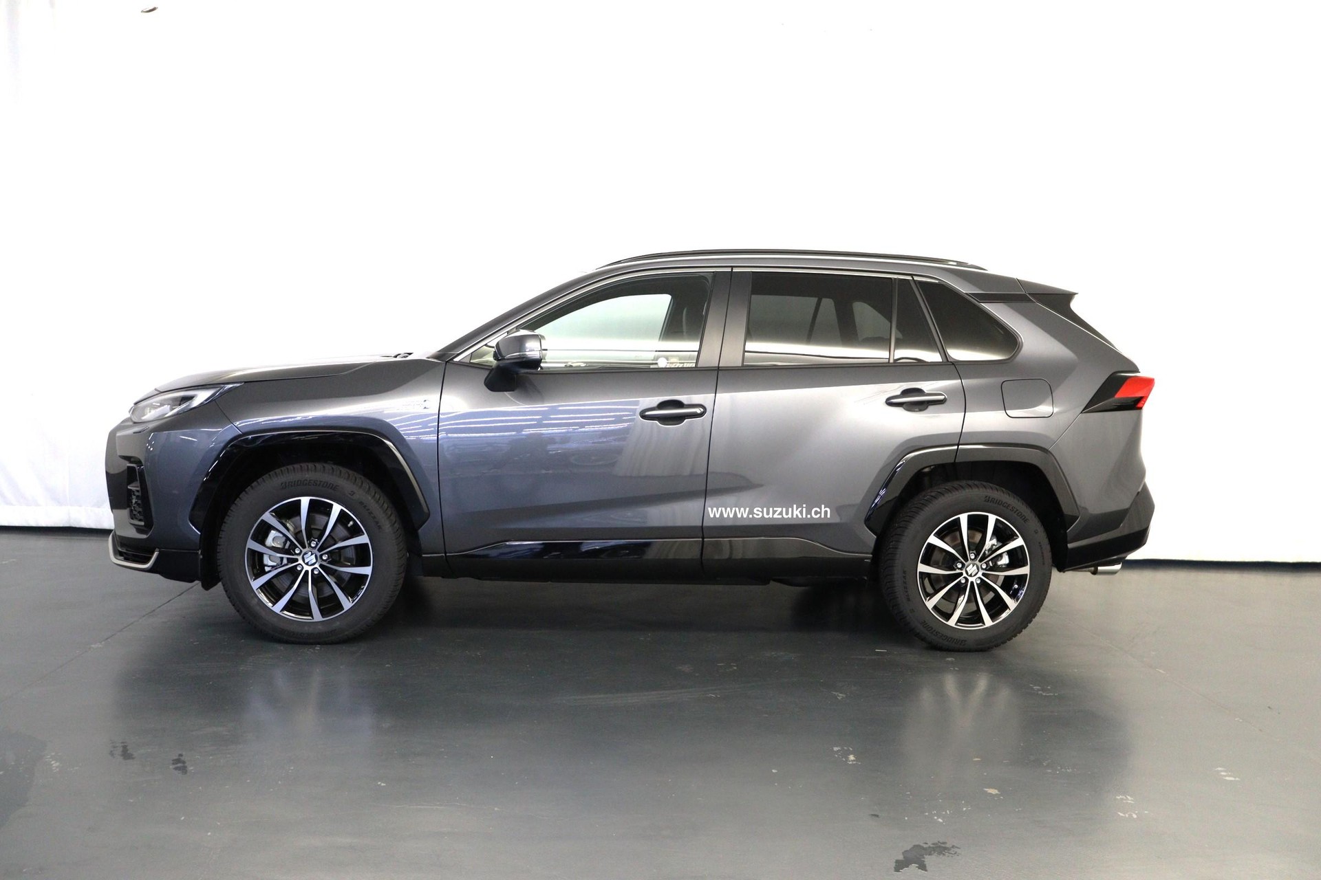 SUZUKI Across 2.5 PHEV Compact Top 4x4-showroom-element-3