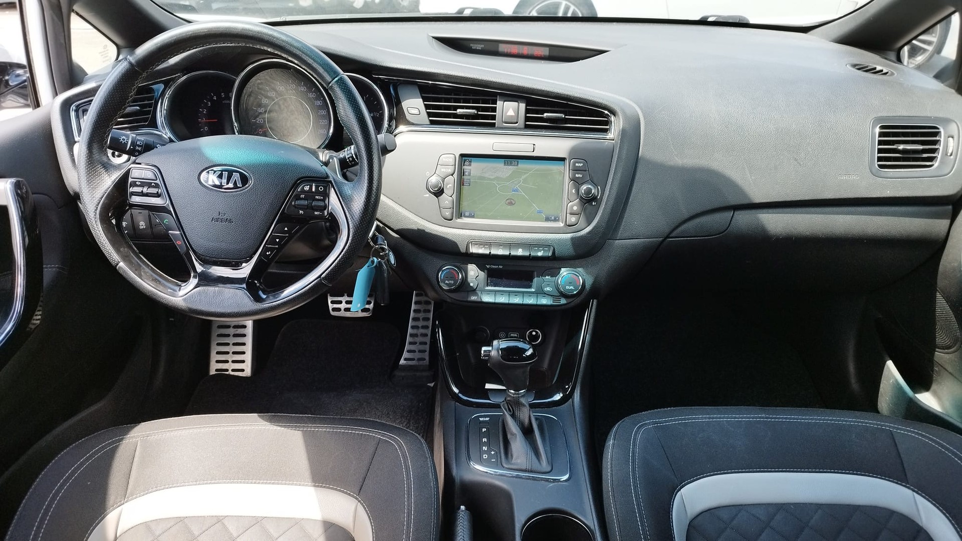 KIA Cee'd 1.6 CRDi GT-Line DCT-image-8