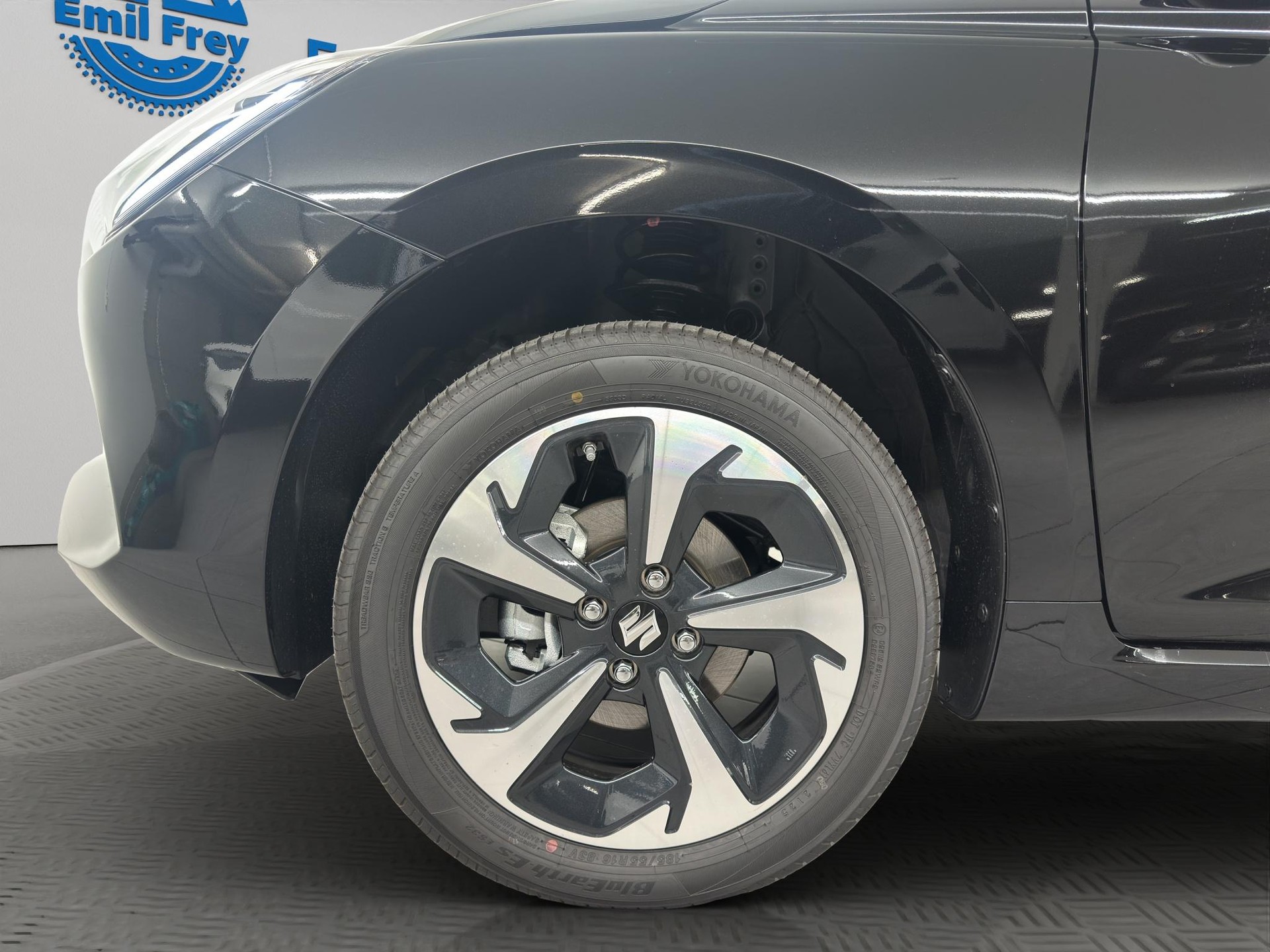 SUZUKI Swift 1.2 Compact Top Hybrid 4x4-showroom-element-3