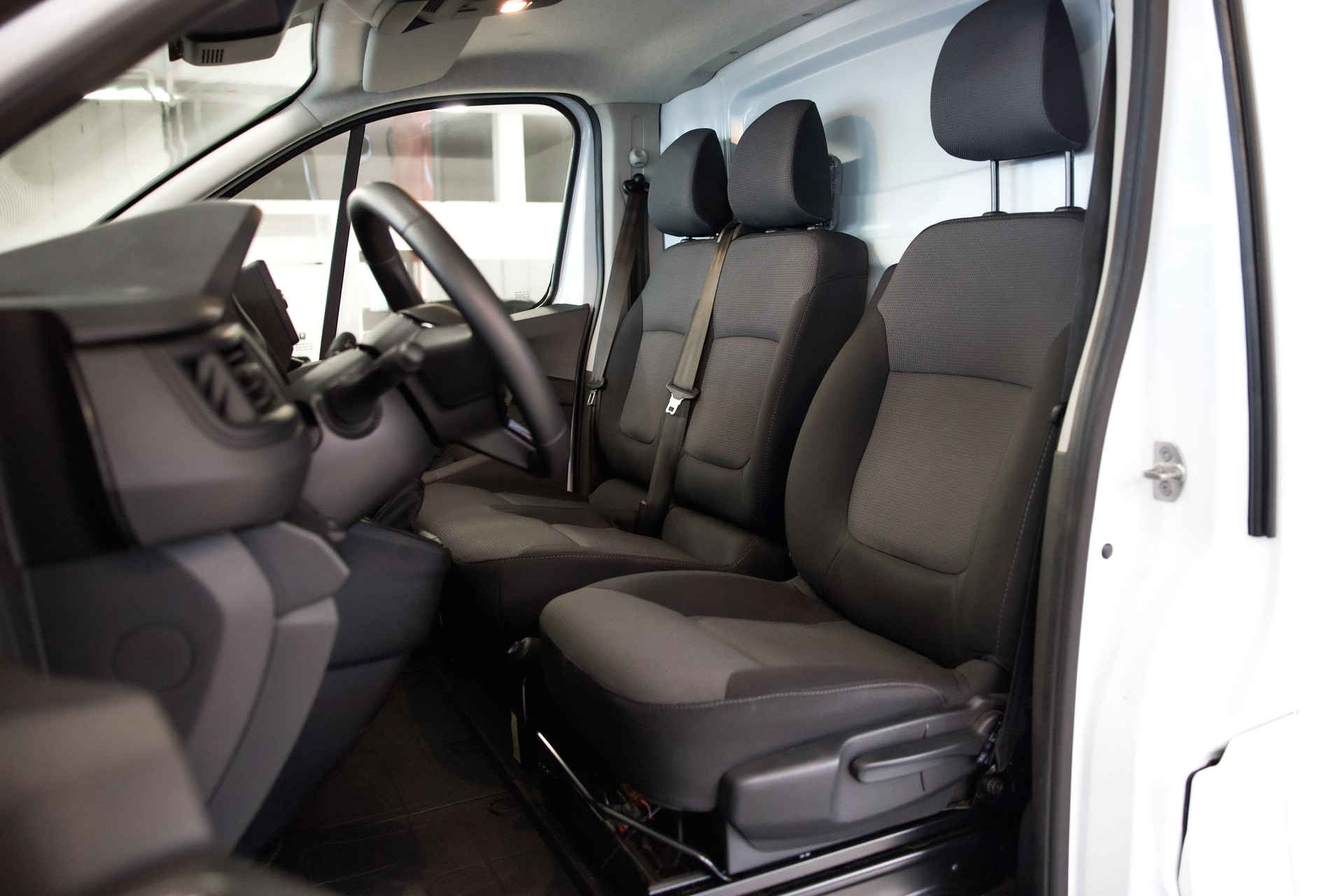 RENAULT Trafic 3.0t L1H1 2.0 dCi 110 Start-image-21