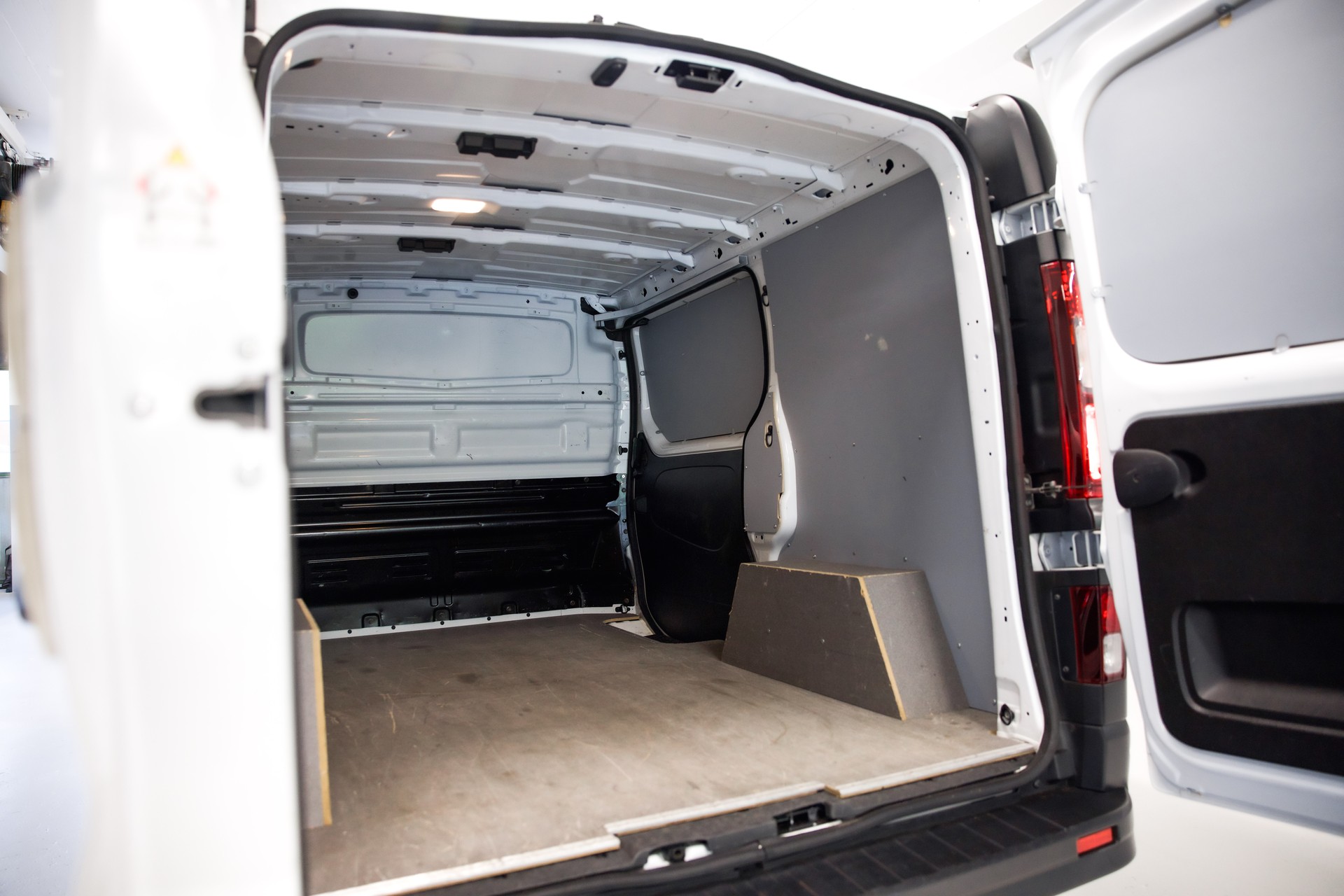 RENAULT Trafic 3.0t L1H1 2.0 dCi 110 Start-image-18