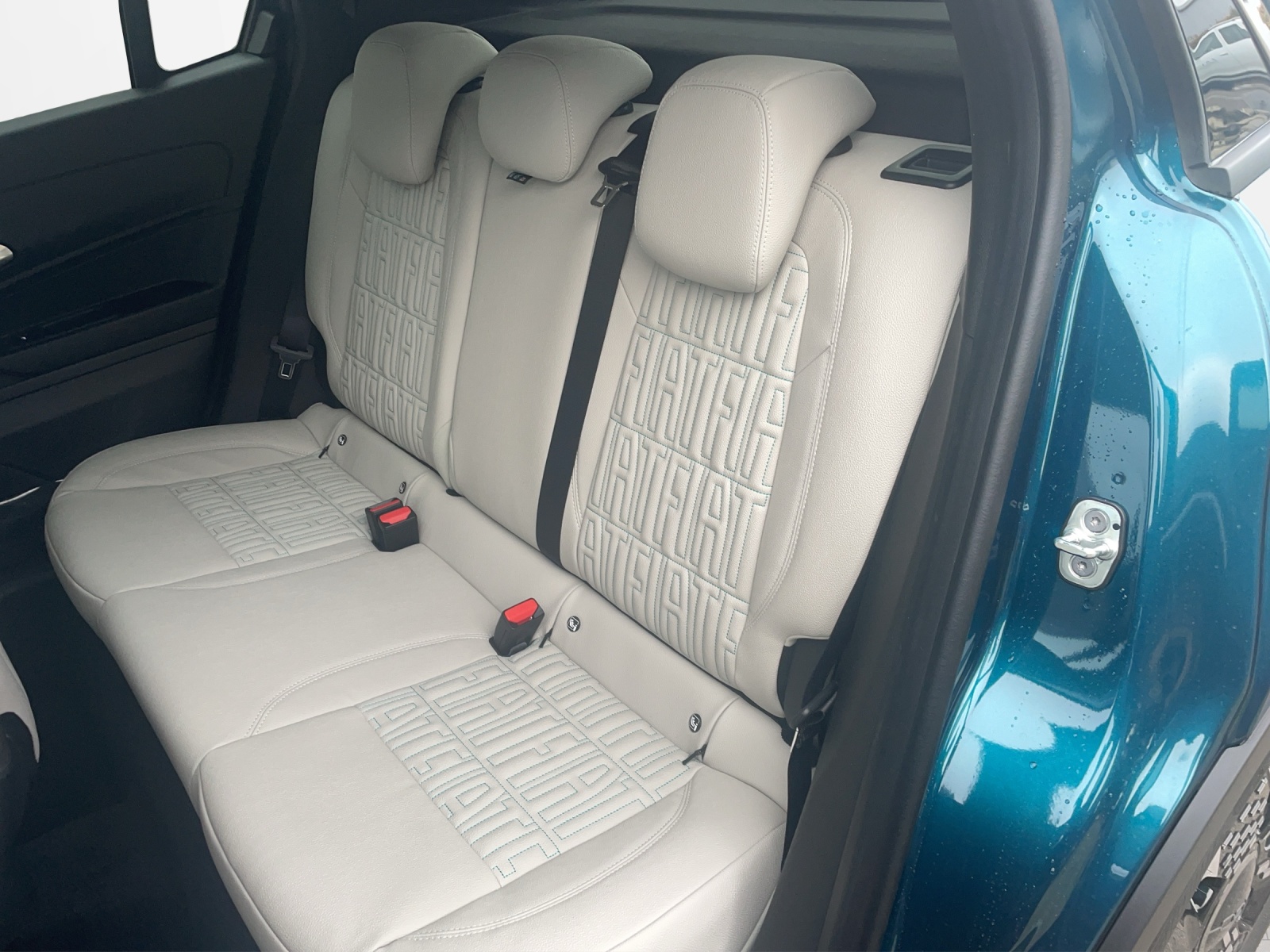FIAT 600 1.2 Hybrid La Prima-image-14
