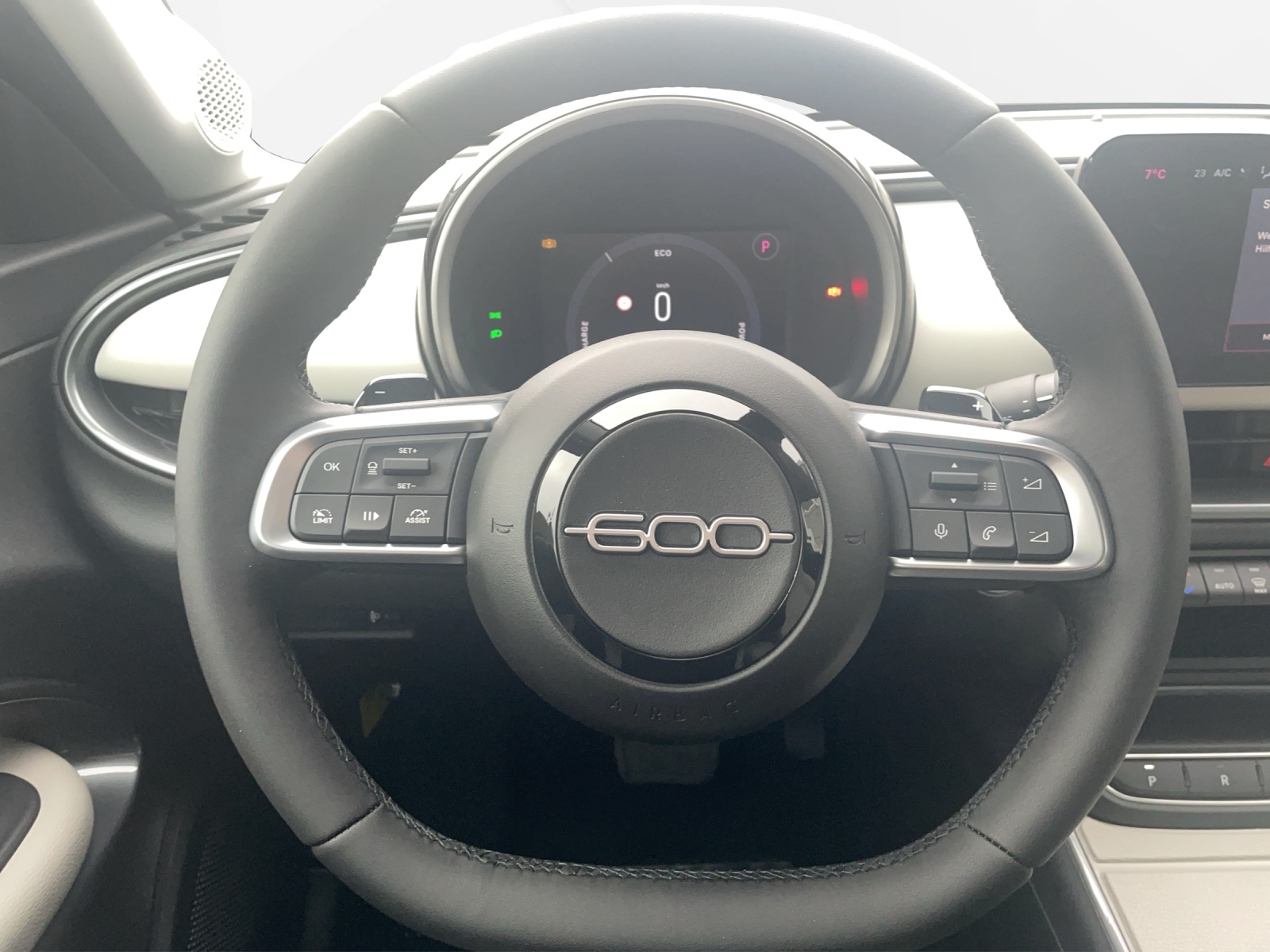 FIAT 600 1.2 Hybrid La Prima-image-9