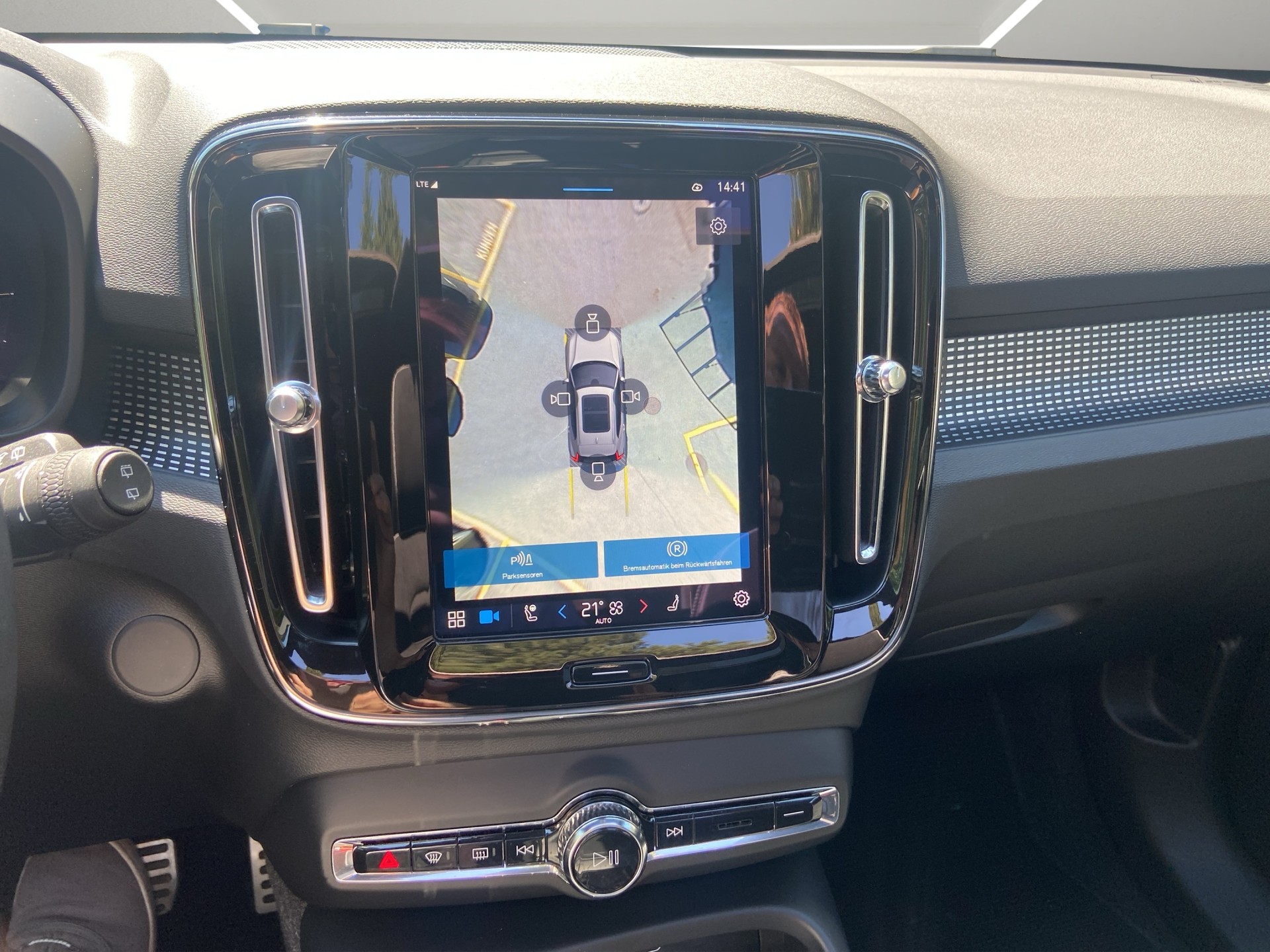 VOLVO XC40 Recharge P8 Twin AWD Pure Electric Pro-image-12