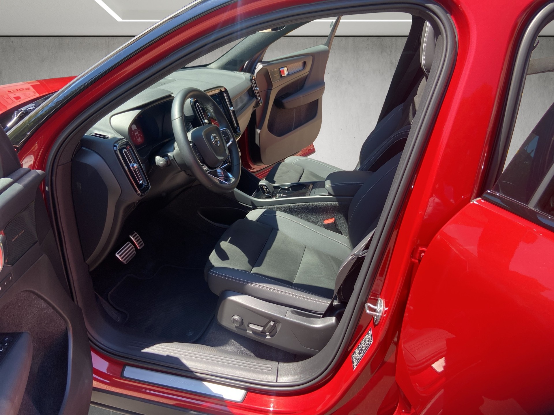 VOLVO XC40 Recharge P8 Twin AWD Pure Electric Pro-image-6