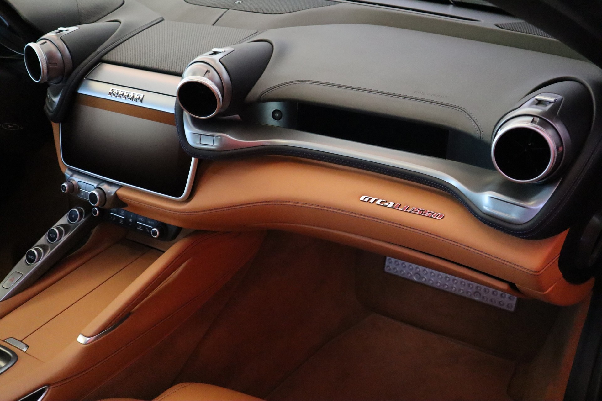FERRARI GTC 4 Lusso-image-18