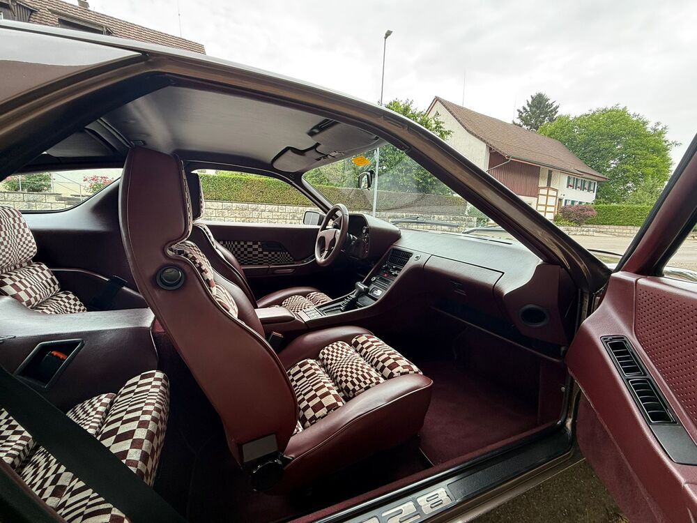 PORSCHE 928 S-image-5